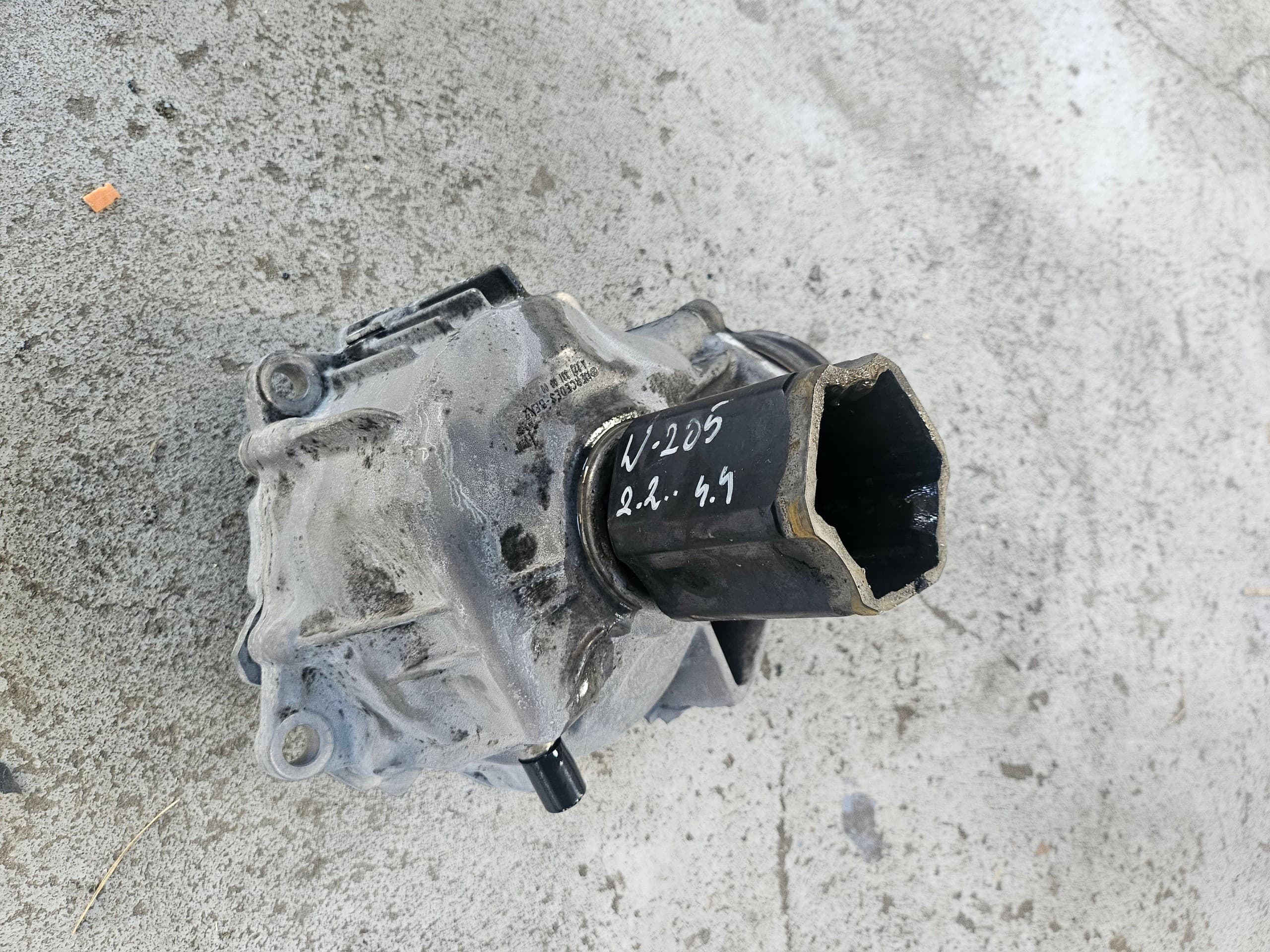 Reductor delantero Mercedes Clase C W205 A2213310000 4MATIC usado 6