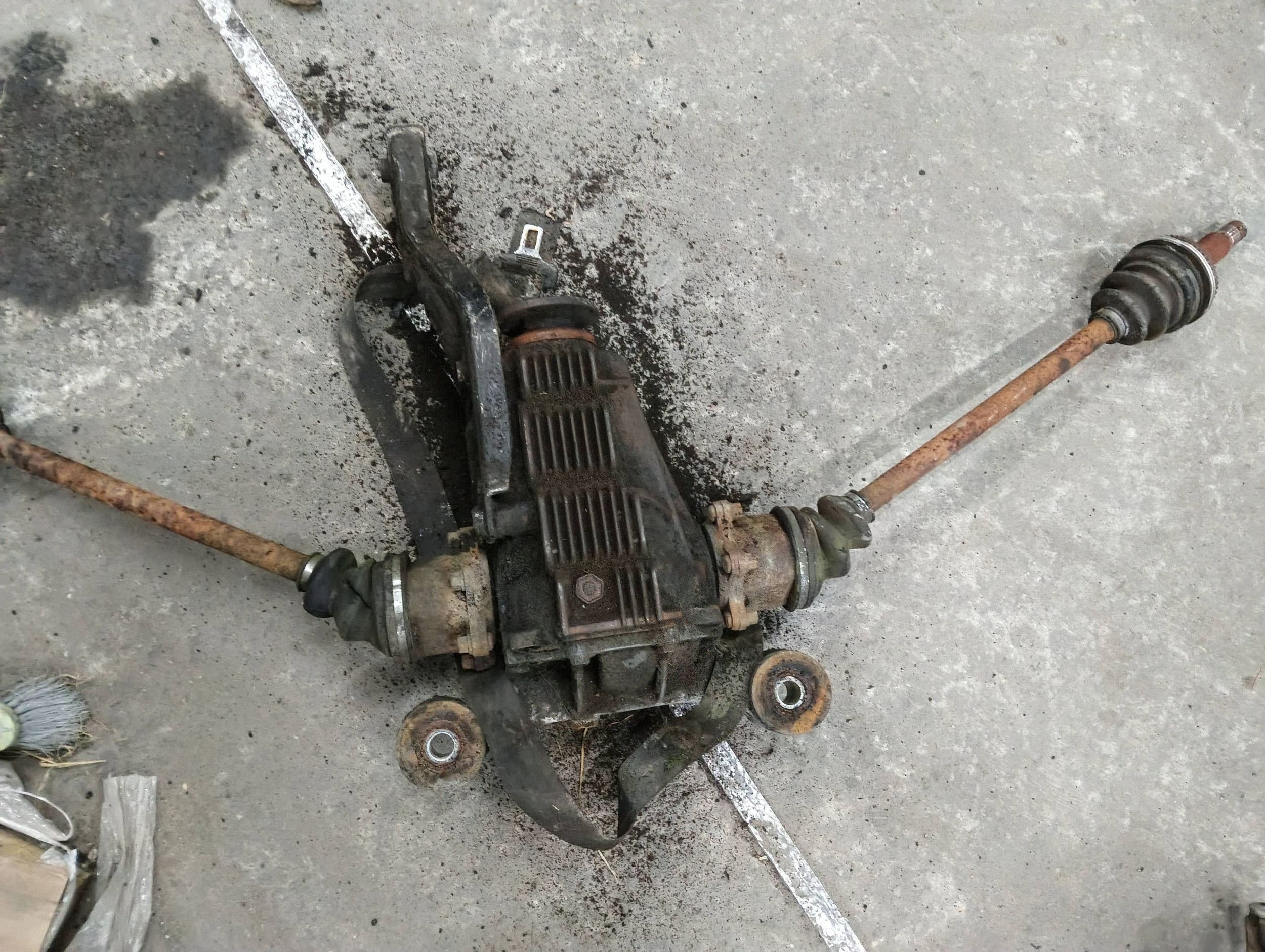 Diferencial trasero Ford Transit F195RF usado 2
