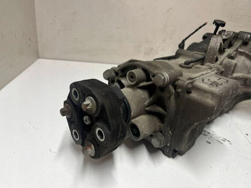 Reductor trasero BMW 8600941 2.0L gasolina 141kW 2021 usado 4