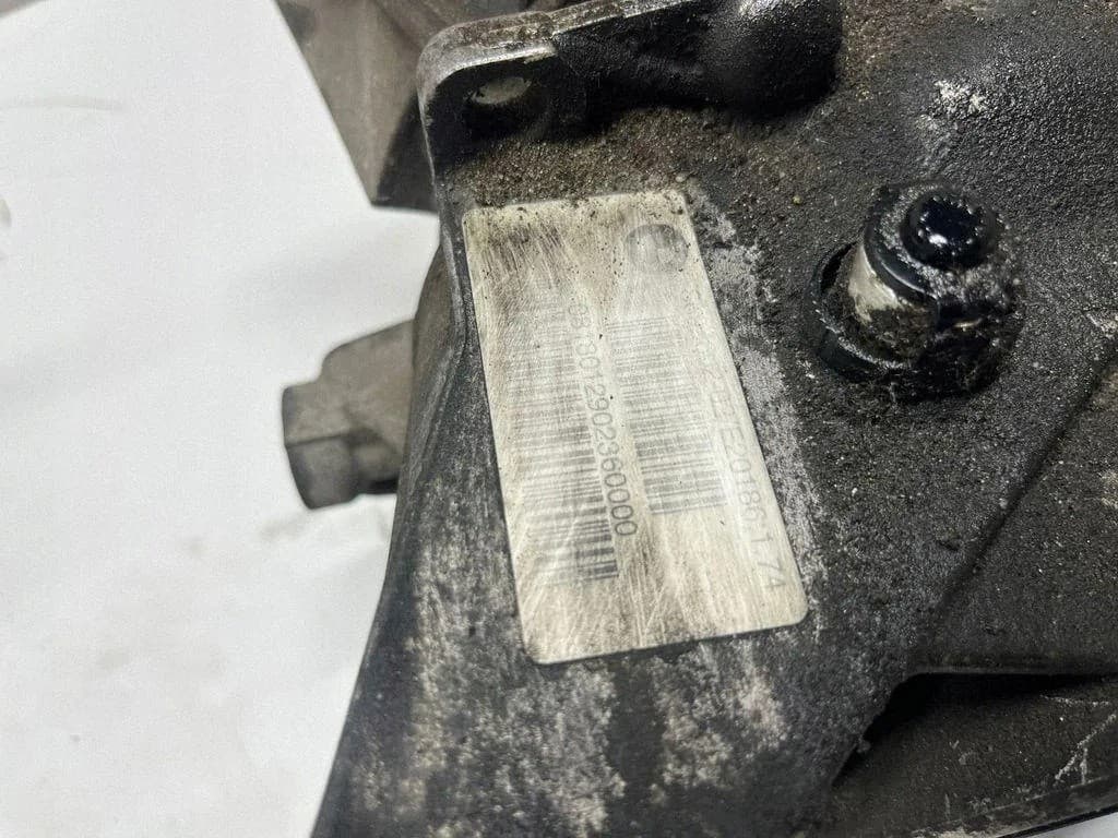 Reductor trasero BMW 8600941 2.0L gasolina 141kW 2021 usado 8