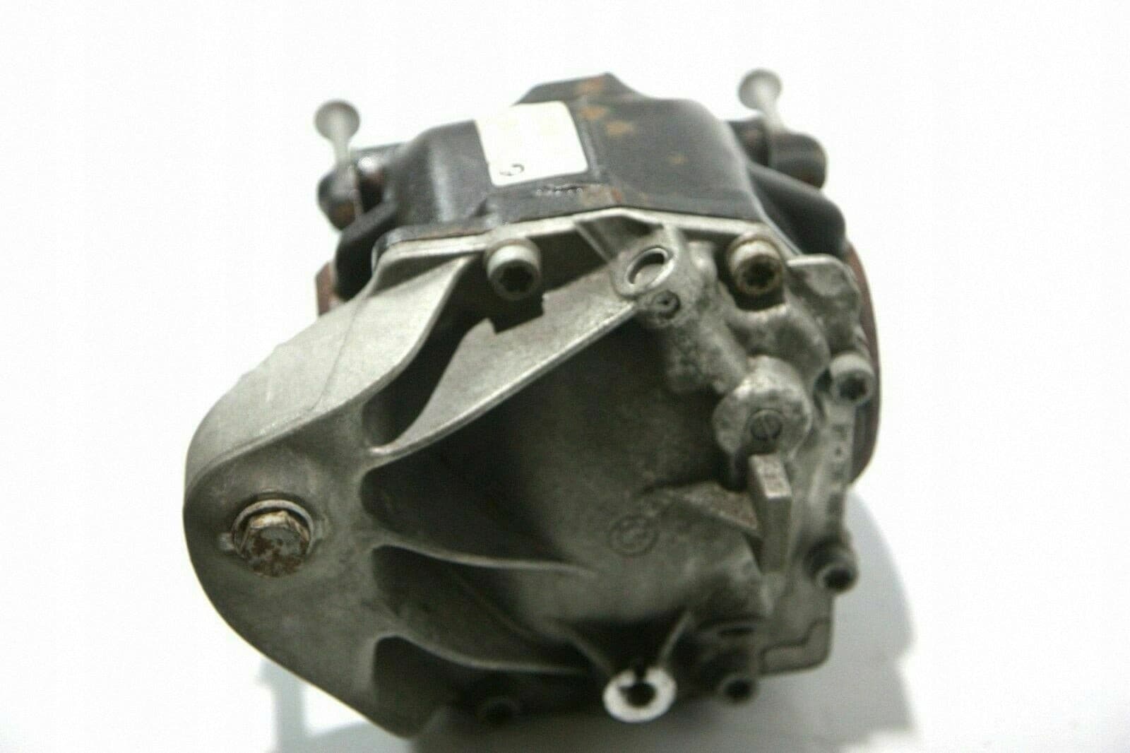 Diferencial trasero BMW Serie 3 F30 F35 F31 33107605591 usado 6
