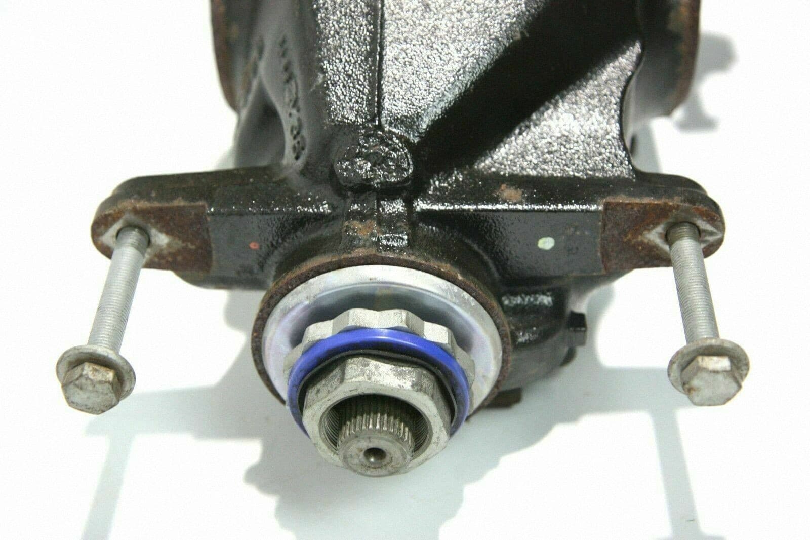 Diferencial trasero BMW Serie 3 F30 F35 F31 33107605591 usado 7