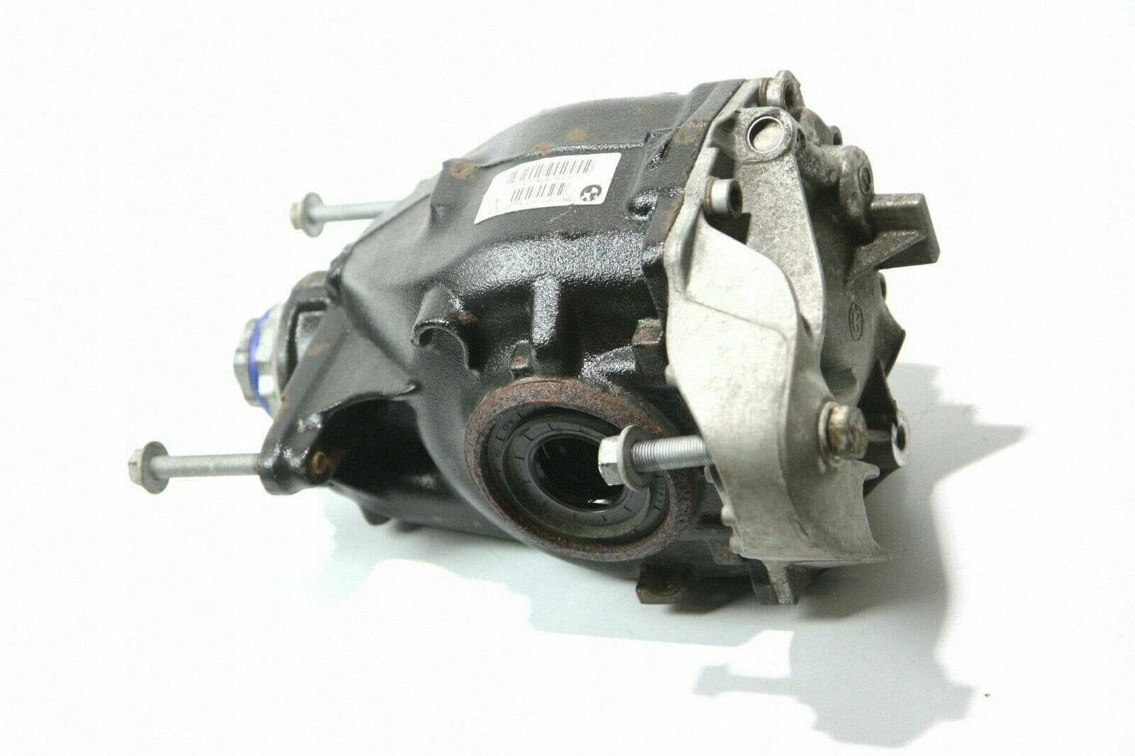 Diferencial trasero BMW Serie 3 F30 F35 F31 33107605591 usado 8