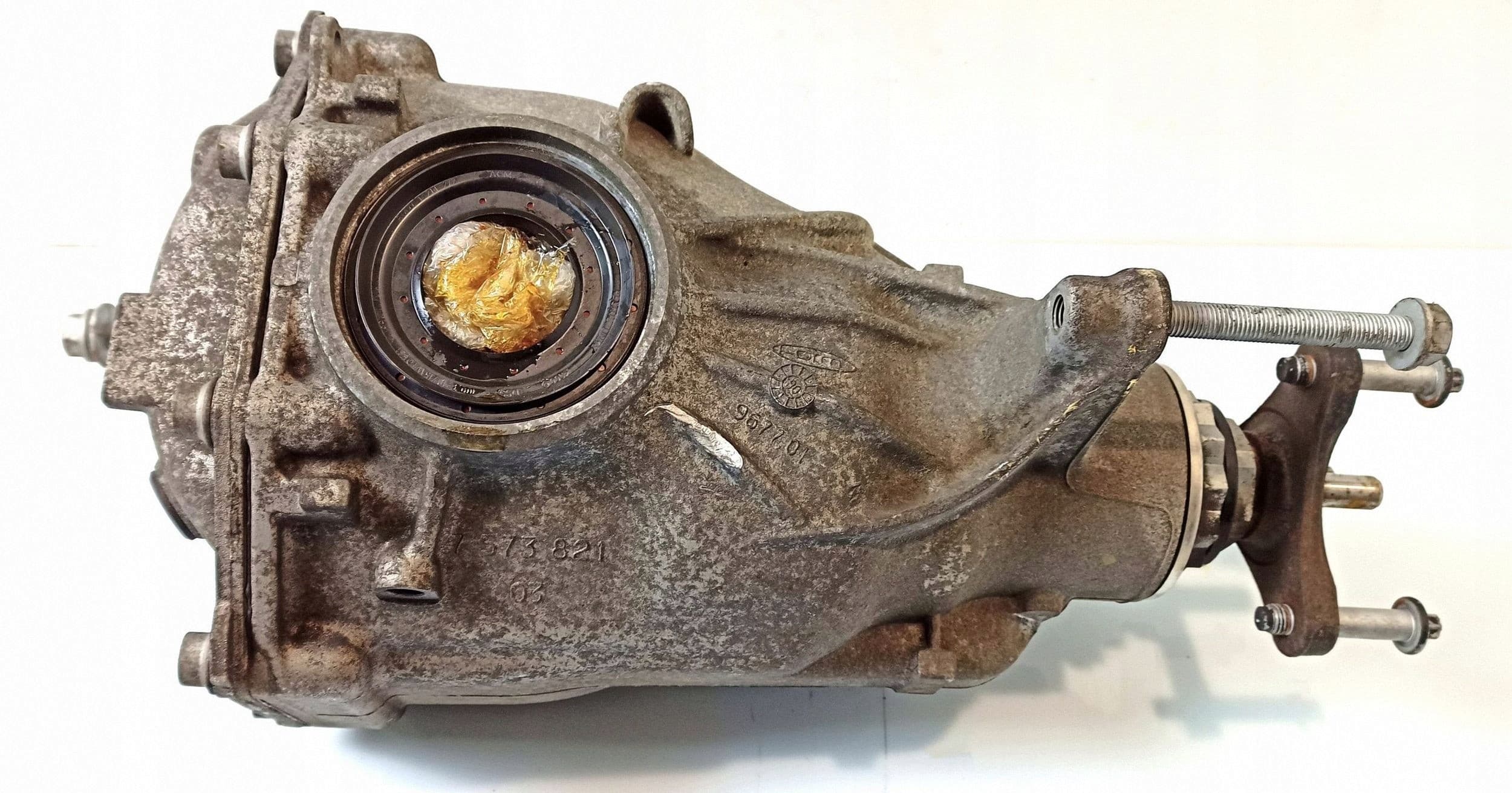 Diferencial trasero BMW Serie 7 F01 F02 F03 F04 33107577097 usado 8