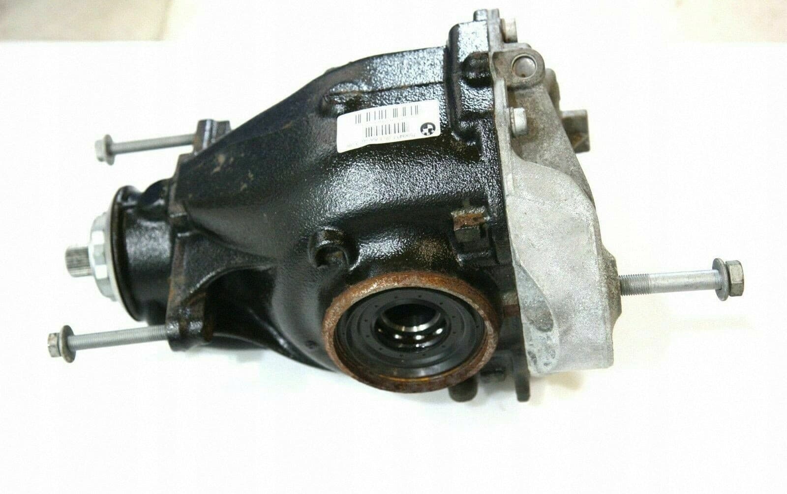 Diferencial trasero BMW 2 F22 F23 33107599411 usado 4