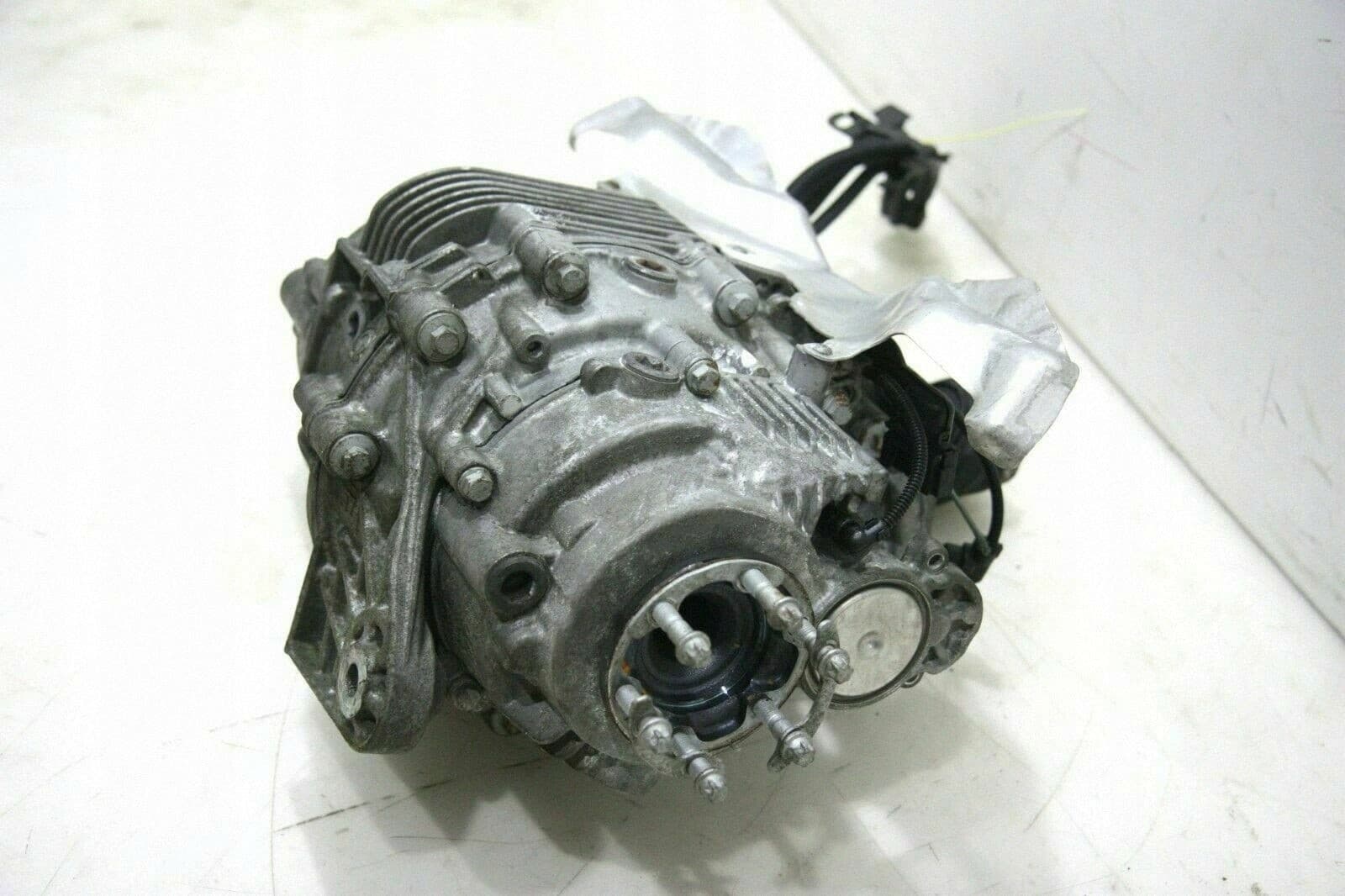Diferencial trasero BMW X6 F16 33107595261 usado 3