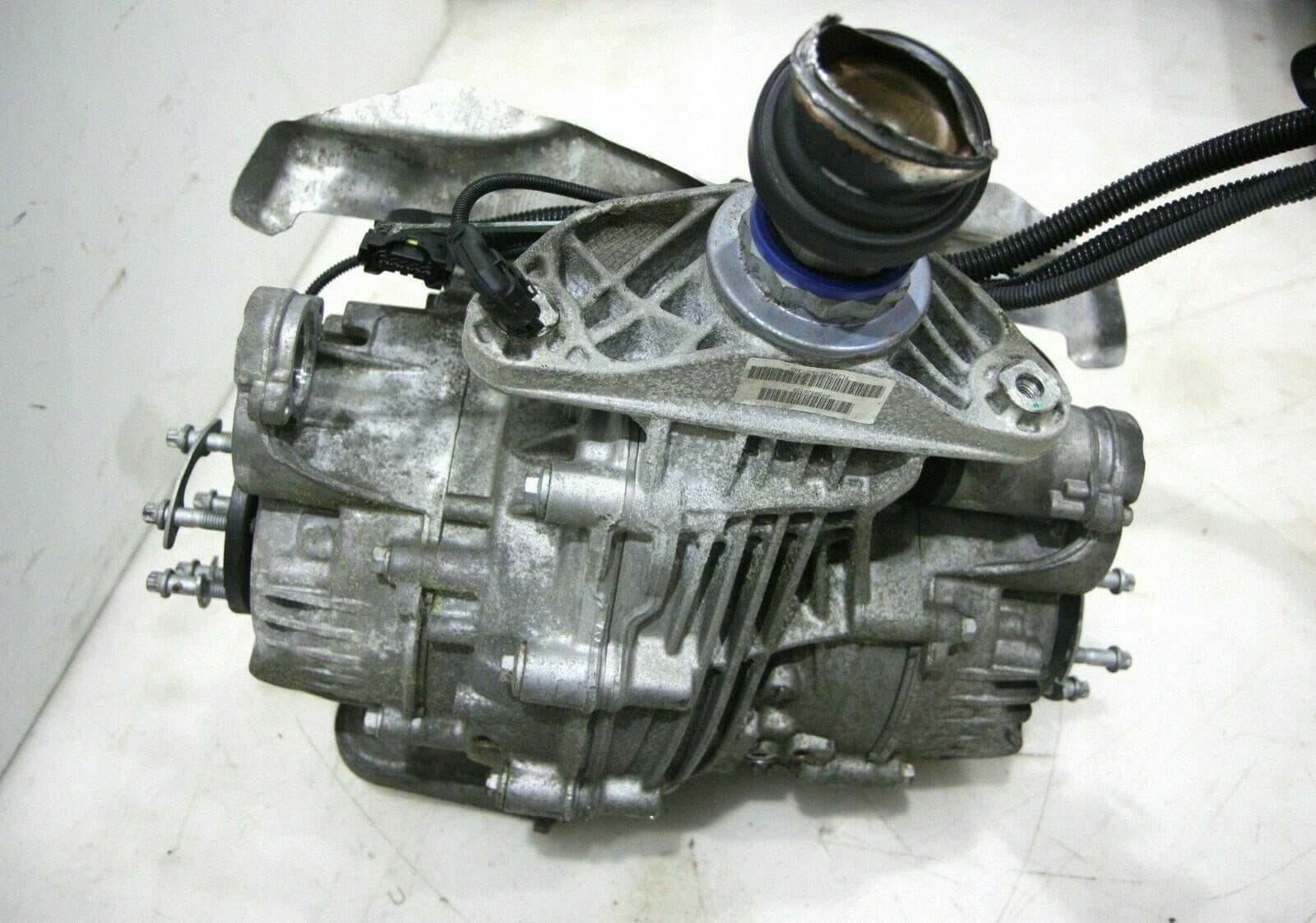 Diferencial trasero BMW X6 F16 33107595261 usado 9