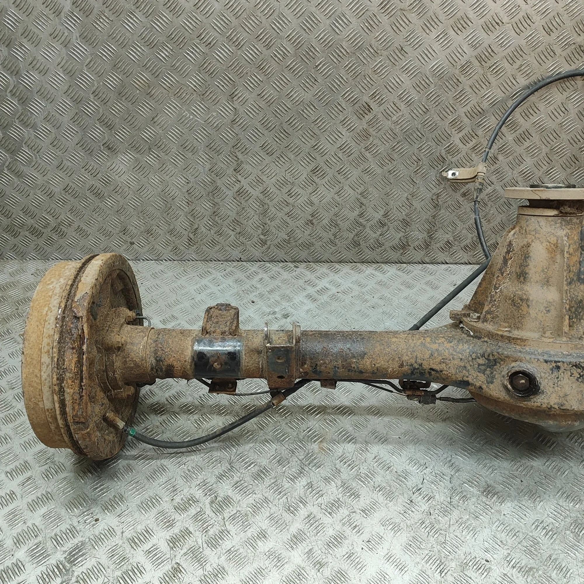 Eje trasero AB39-4001-Azb para Ford Ranger (Tke) (2011- ) usado 2