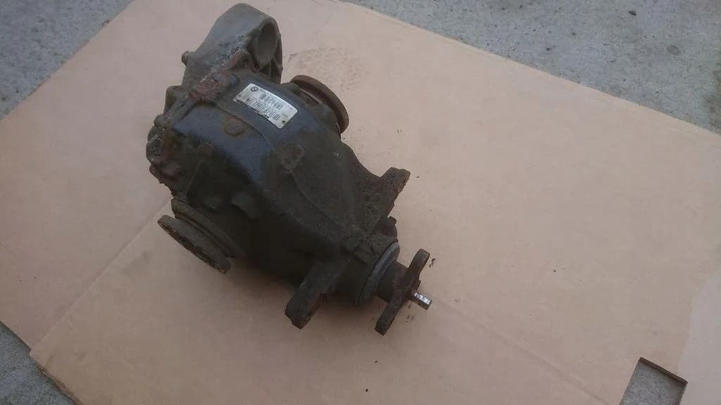 Reductor trasero BMW X1 (E84) 7614714 2.0L diésel 130kW 2011 usado