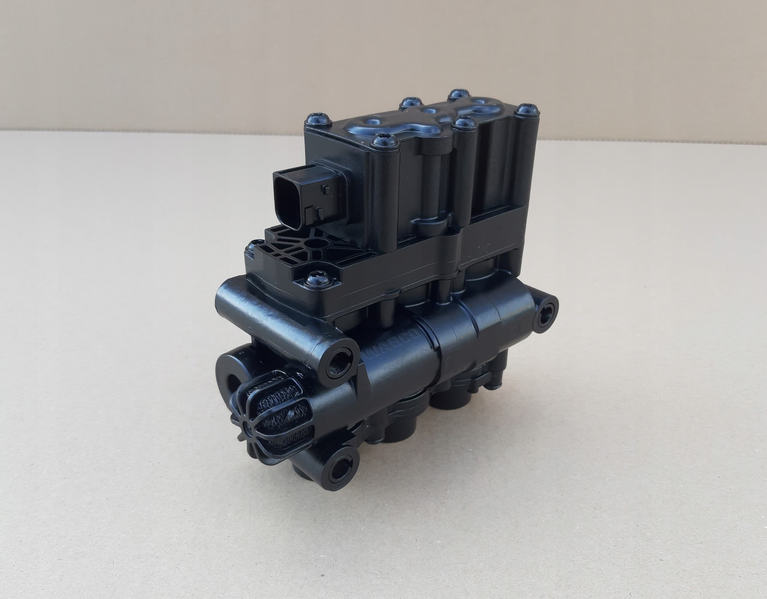 Válvula Magnética Ecas Wabco 4728900400 para Mercedes Actros nuevo 2