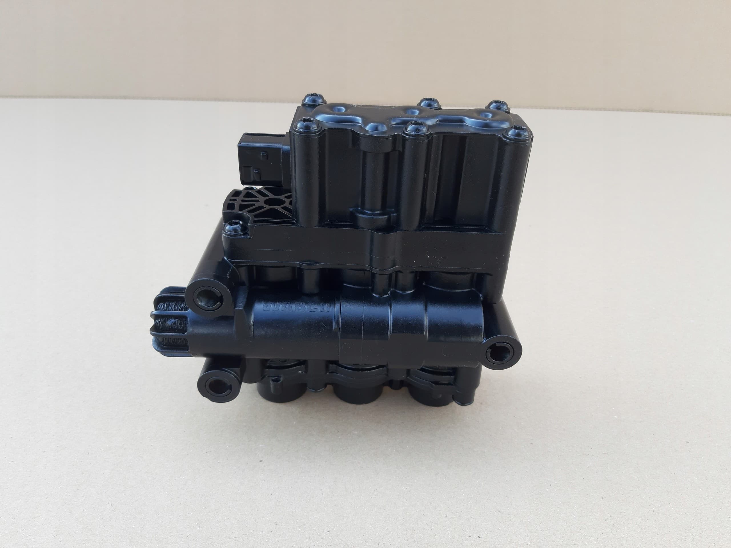 Válvula Magnética Ecas Wabco 4728900400 para Mercedes Actros nuevo 3