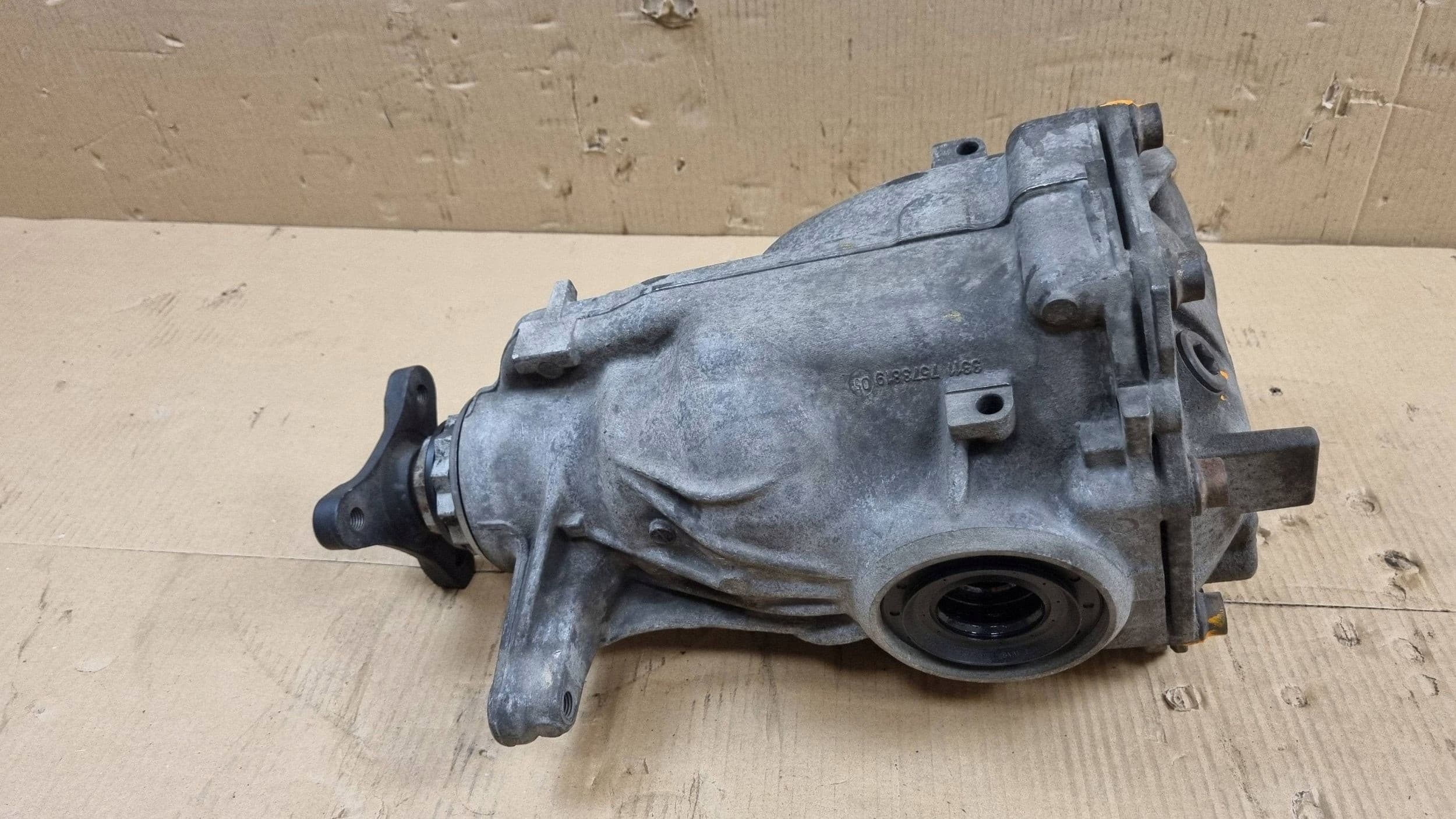 Diferencial trasero BMW Serie 7 F01 F02 F03 F04 2009 7576977 usado 6