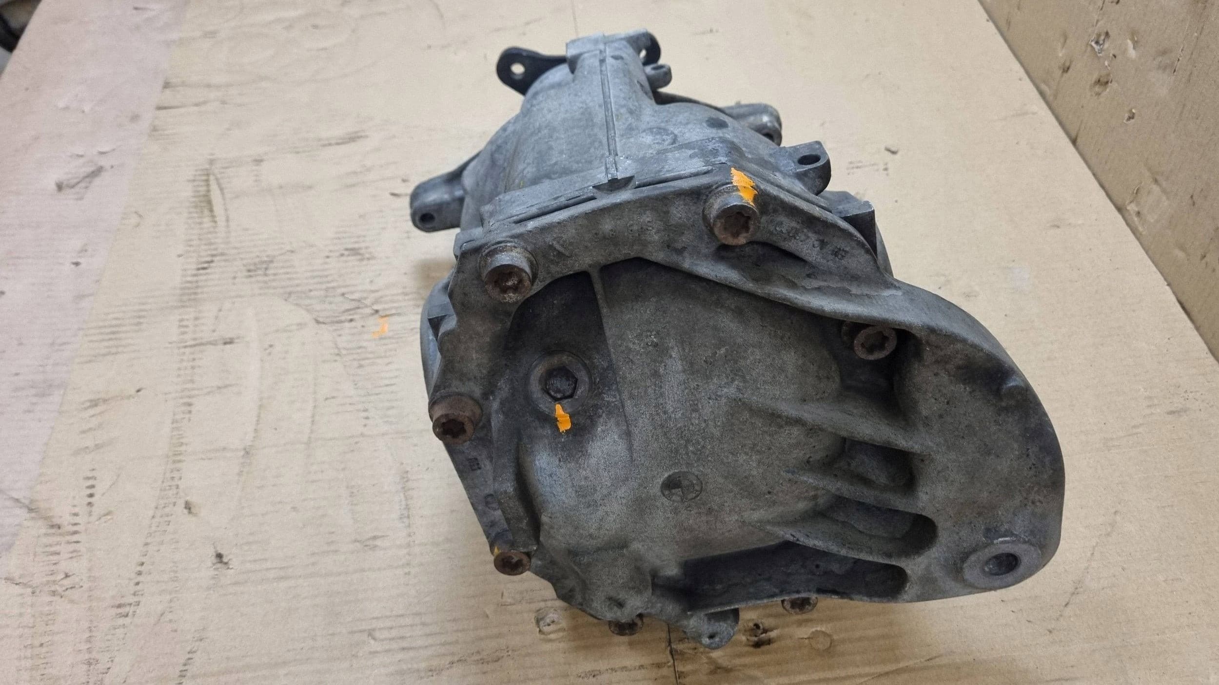 Diferencial trasero BMW Serie 7 F01 F02 F03 F04 2009 7576977 usado 7