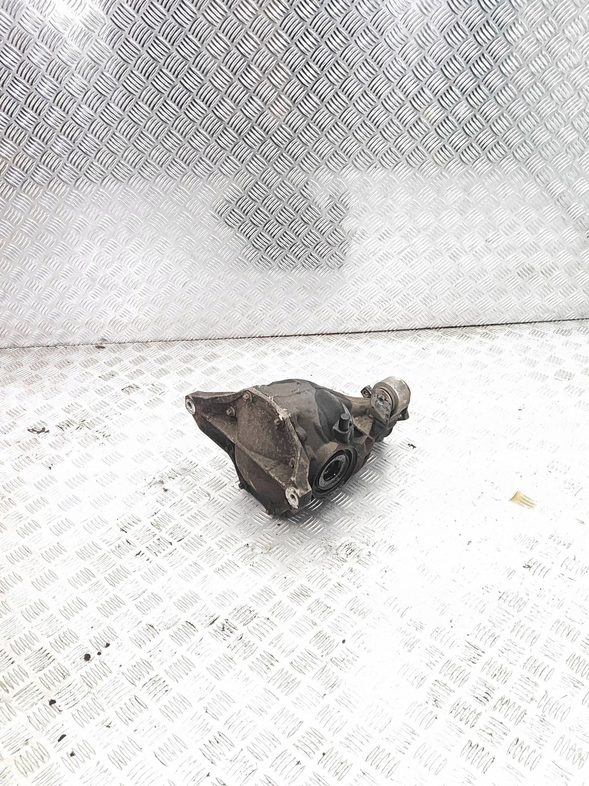 Diferencial trasero Mercedes-Benz C W204 2.47 A2093510205 usado 4