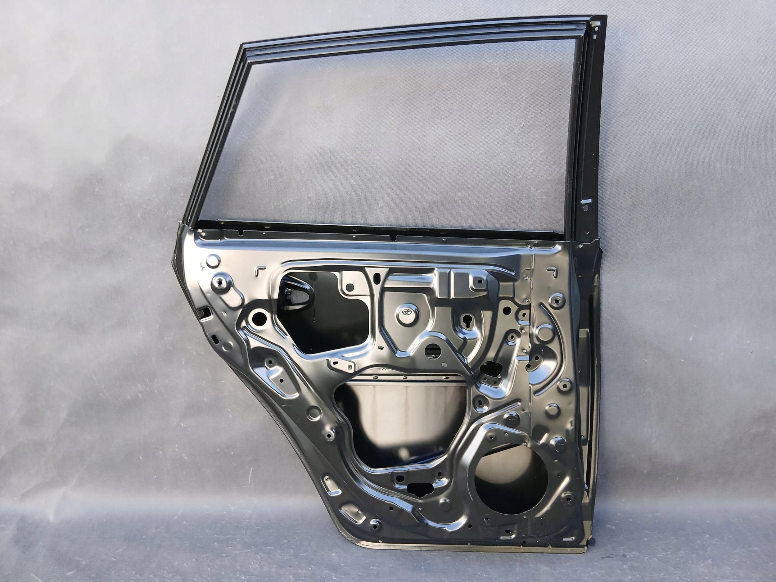 Puerta Trasera Izquierda Toyota Auris II HB nuevo 9