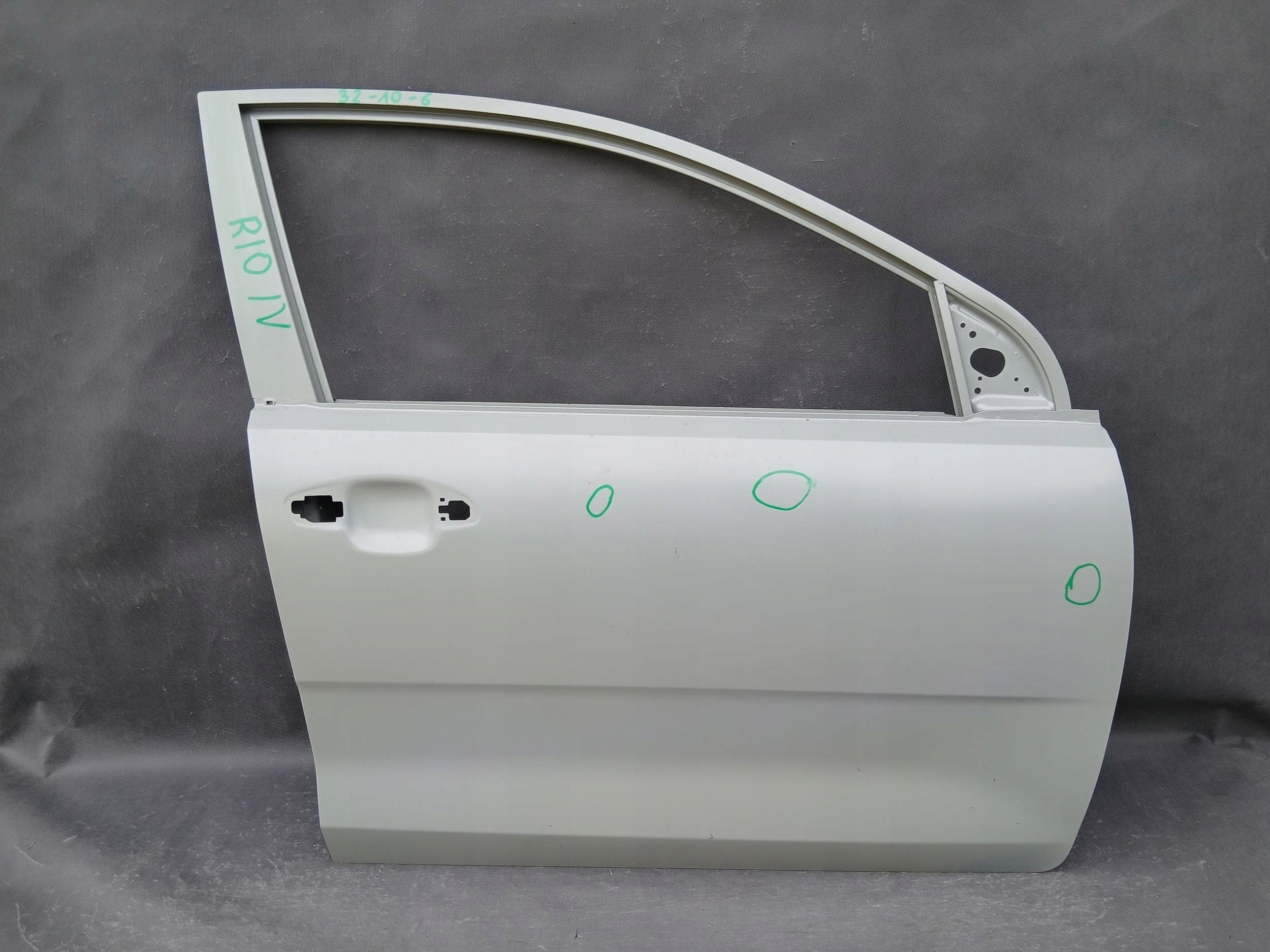 Puerta Delantera Derecha Kia OE 76004H8000 nuevo