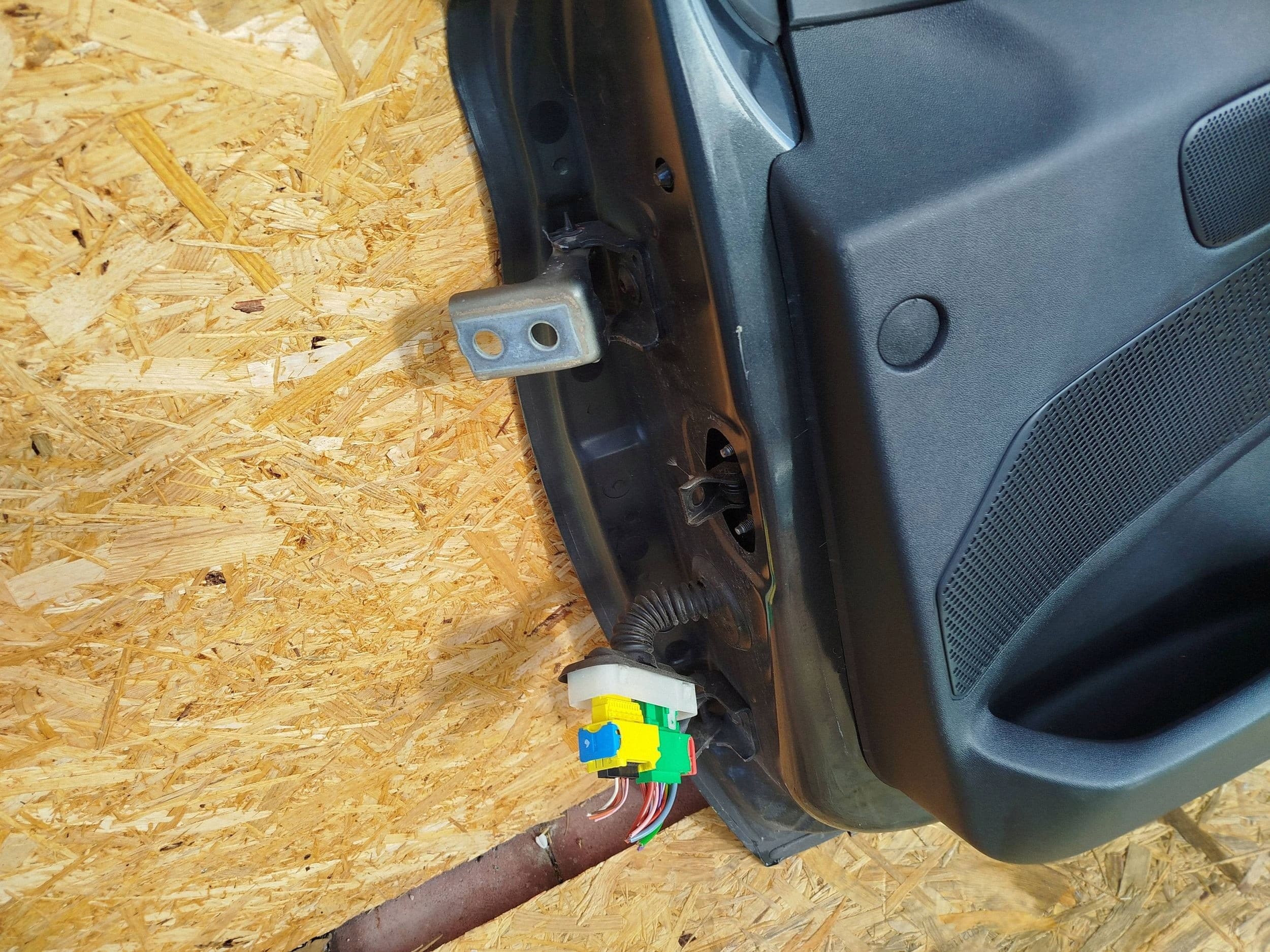 Puerta Delantera Derecha Ktpd para Peugeot 208 I usado 11