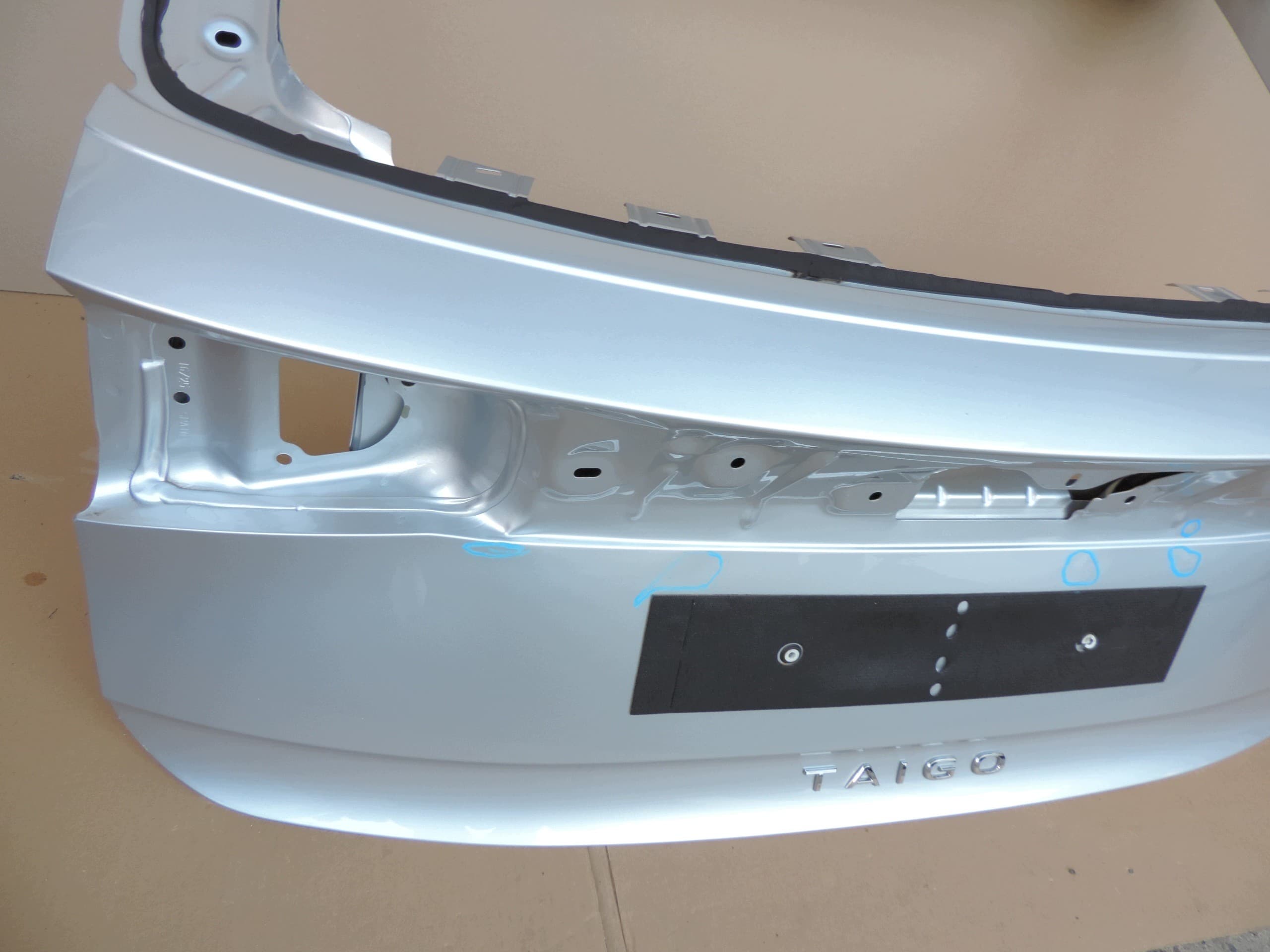 Portón trasero VW Taigo 2022-2023 nuevo 2
