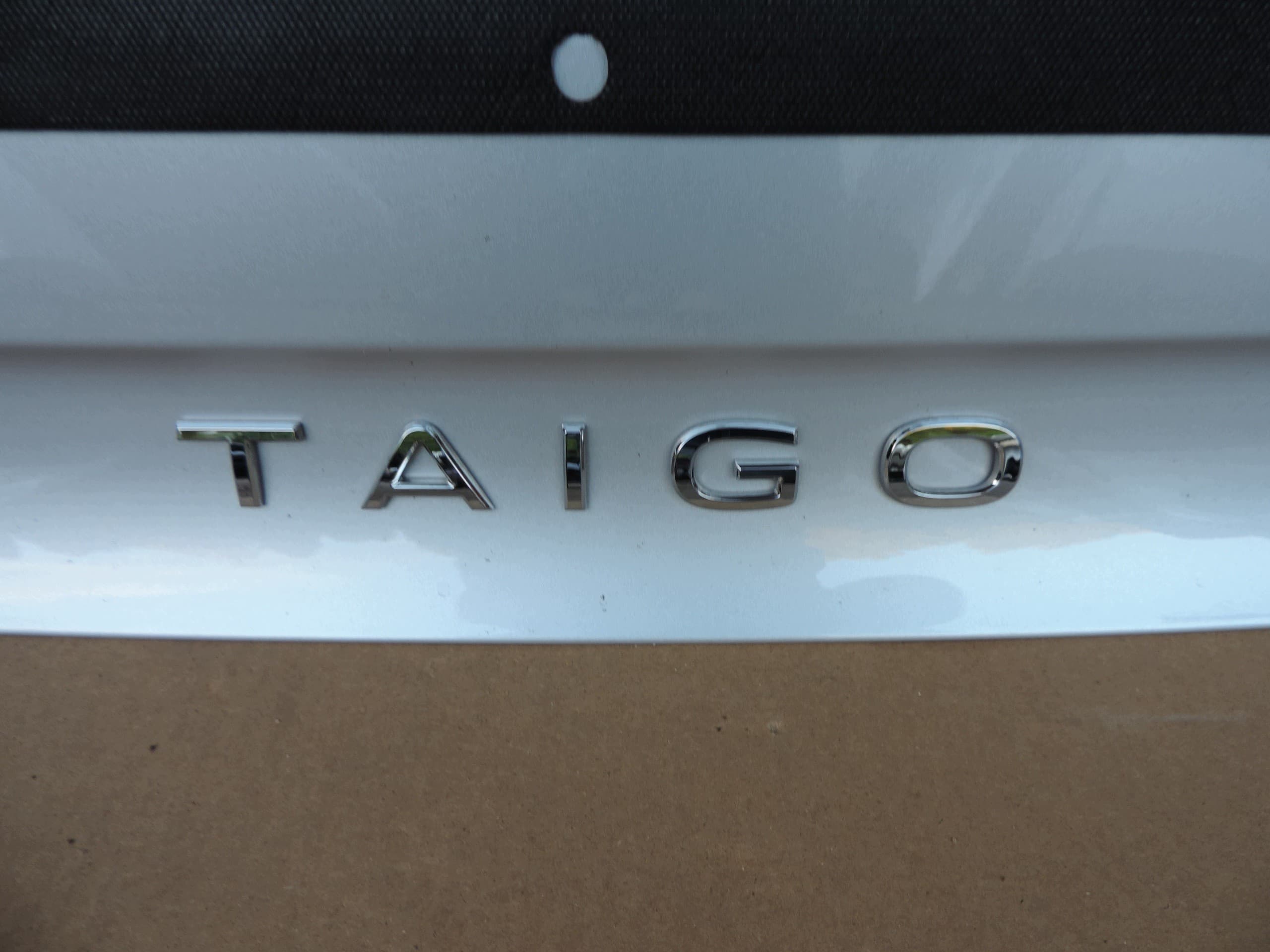 Portón trasero VW Taigo 2022-2023 nuevo 8