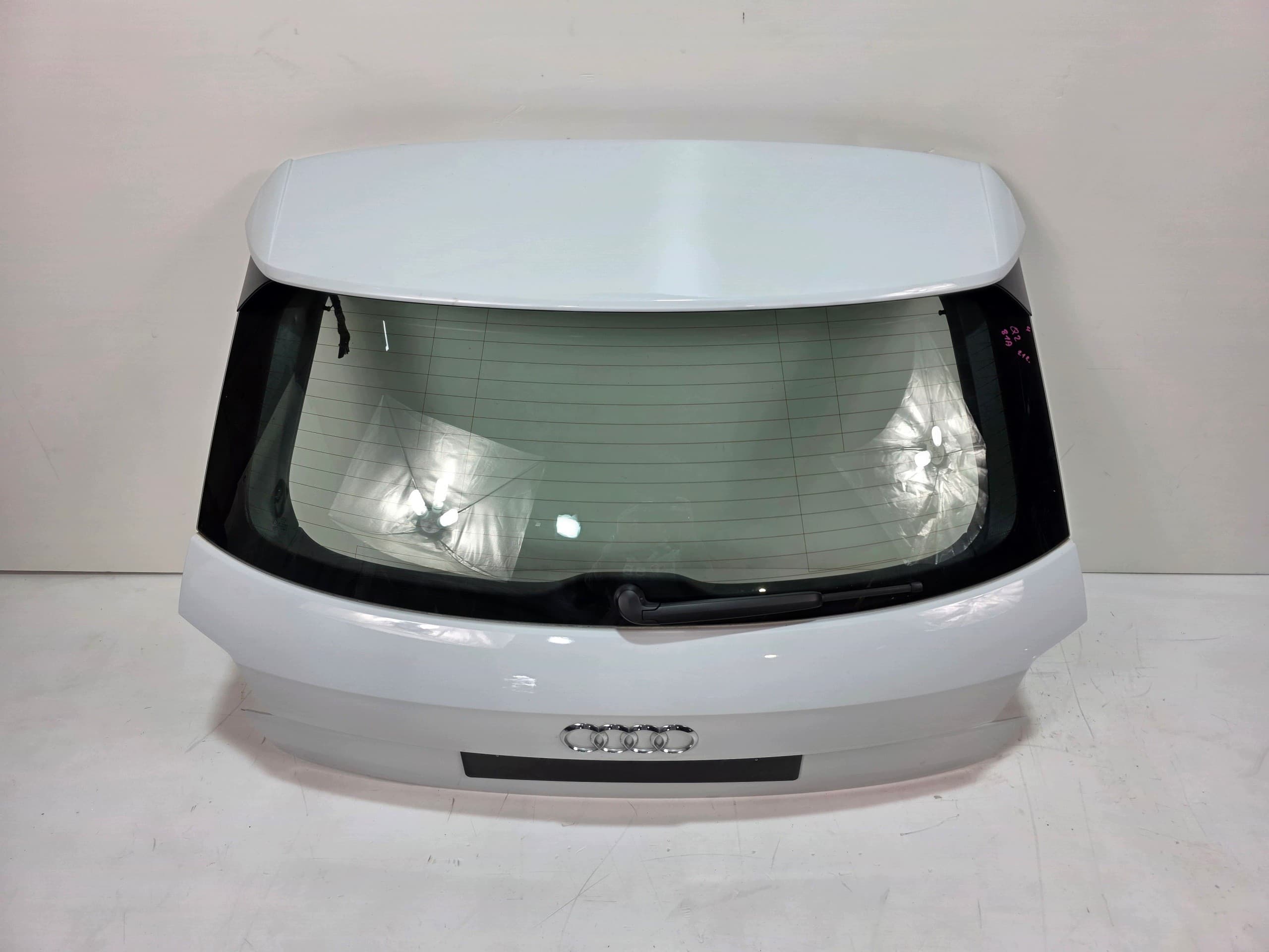 Portón trasero Audi Q2 usado 2
