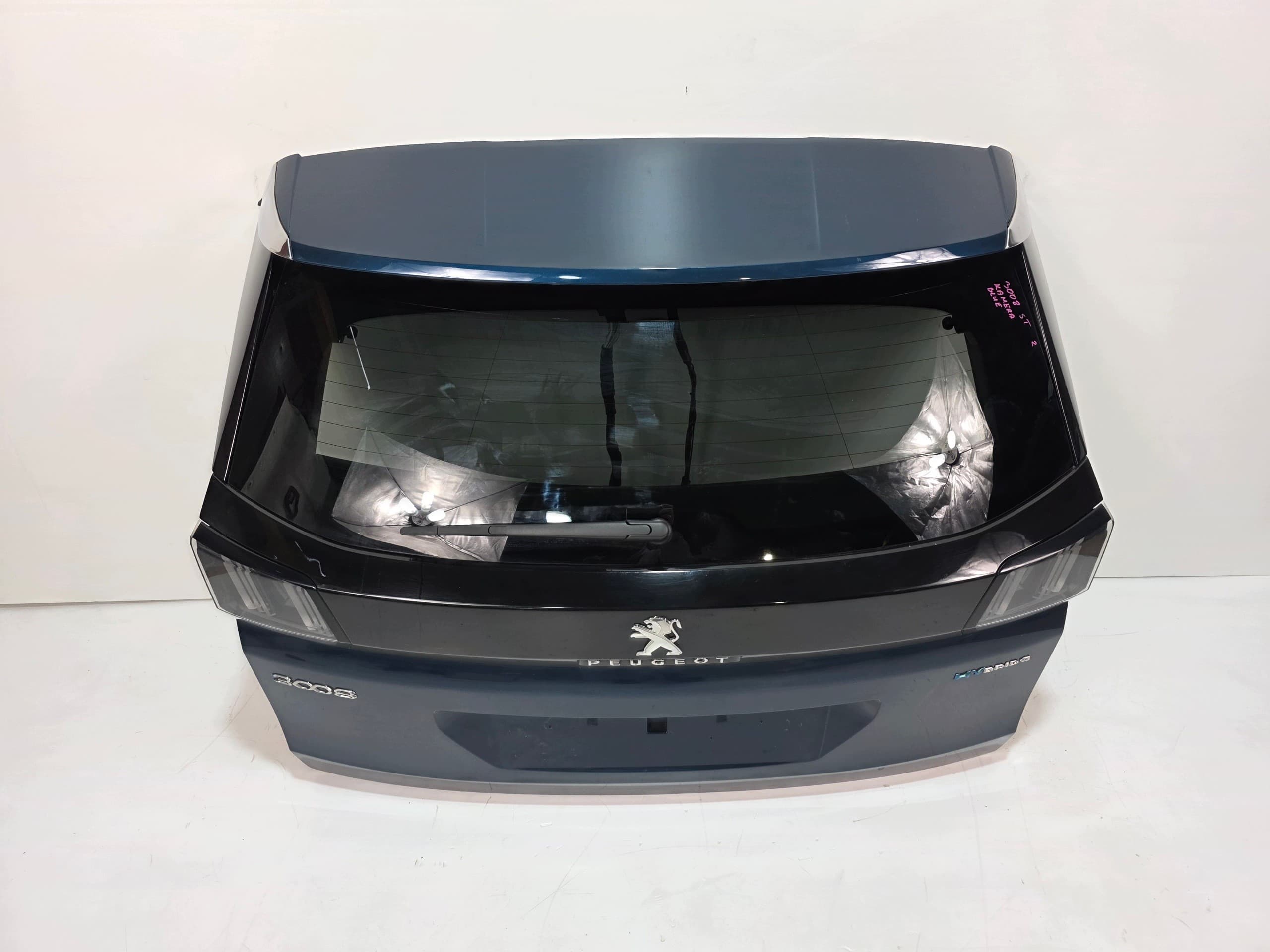 Tapa trasera Peugeot 3008 II con cámara usado 2