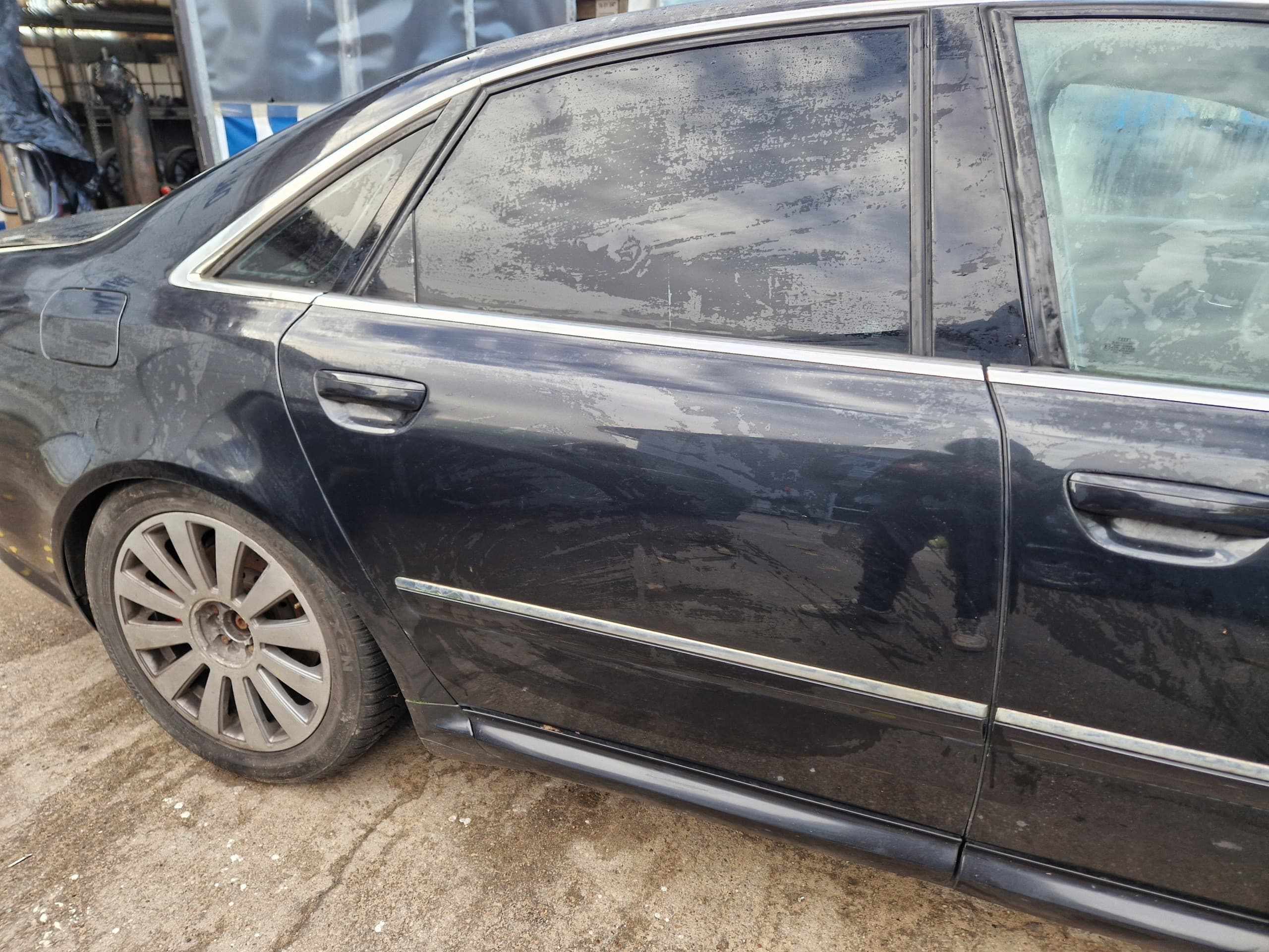 Puerta Trasera Derecha Sin Pintar Audi A4 B6 LX7Z nuevo 2