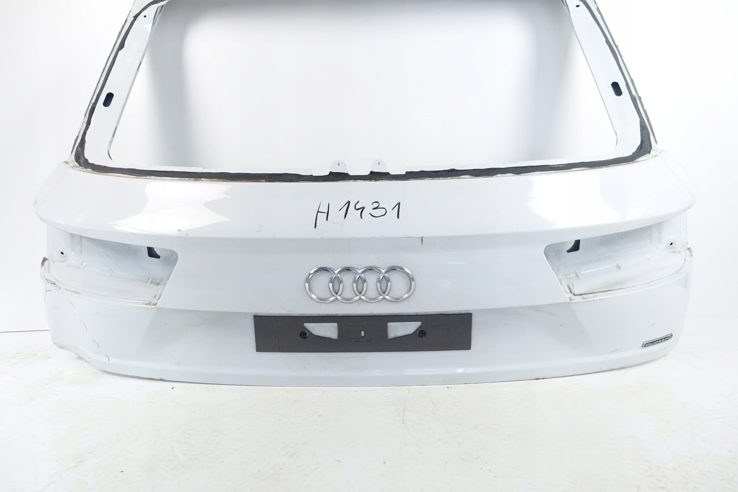 Audi Q7 4M0 2015- Tapa del maletero trasera usado 4