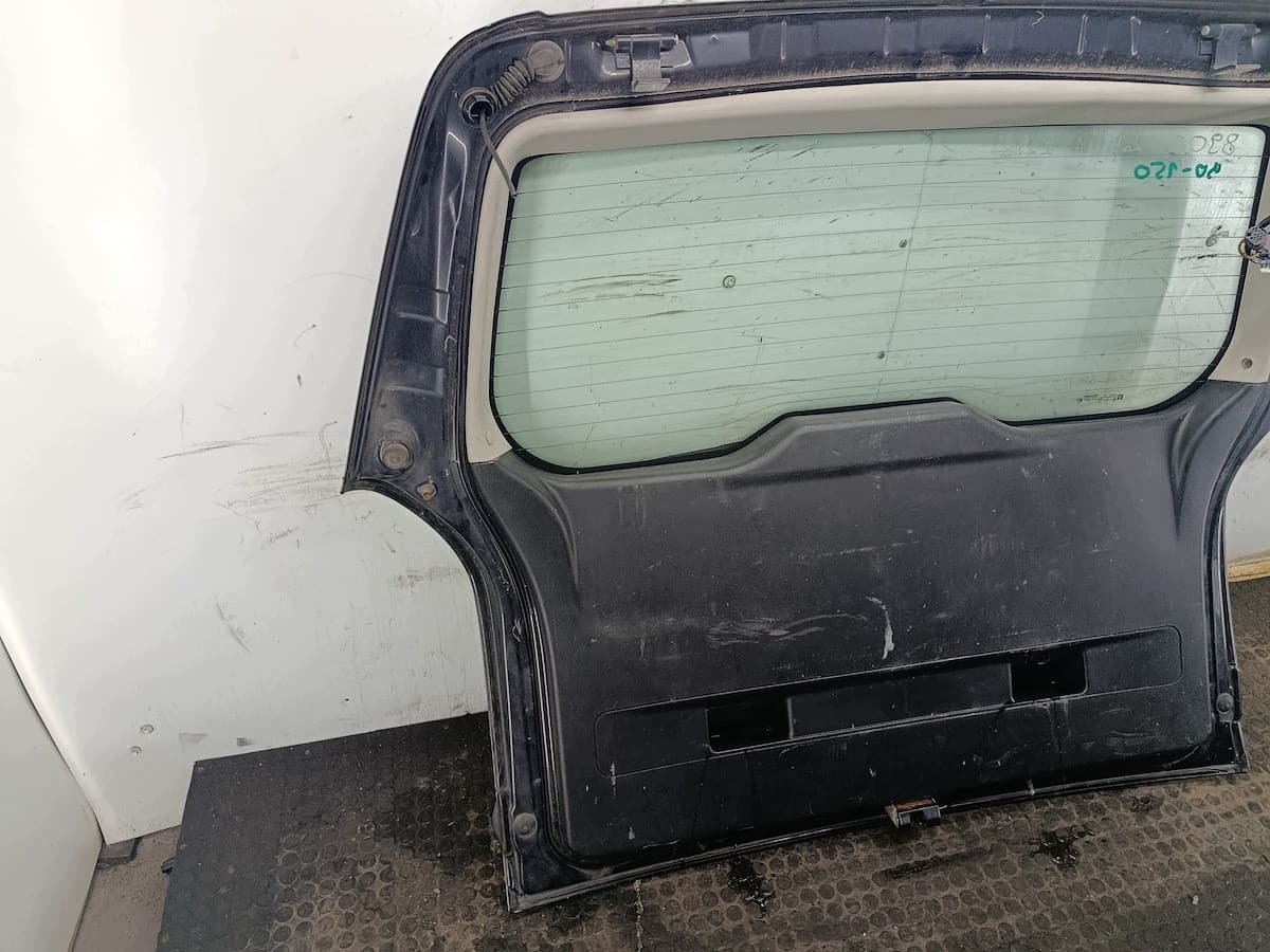 Tapa del maletero Opel Zafira A Z298 usado 7