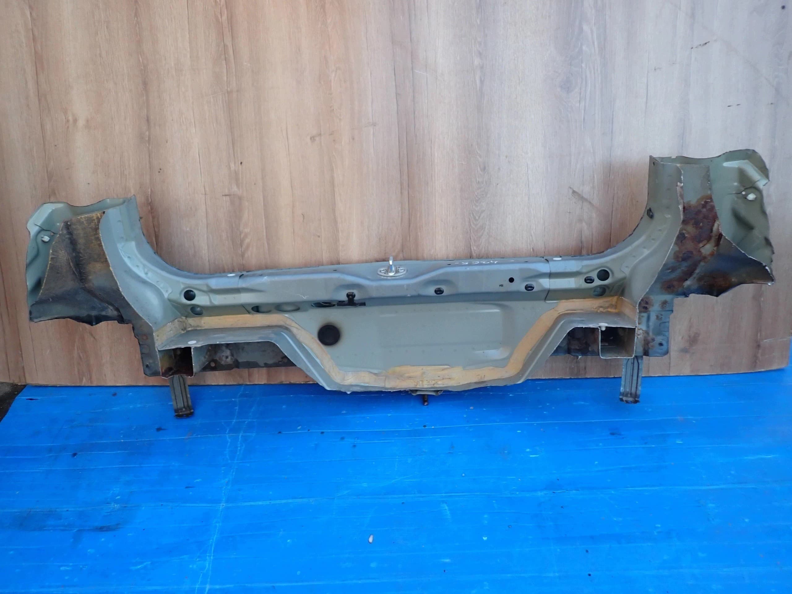 Cinturón Trasero Mitsubishi Colt 5 puertas 09-12 usado 4