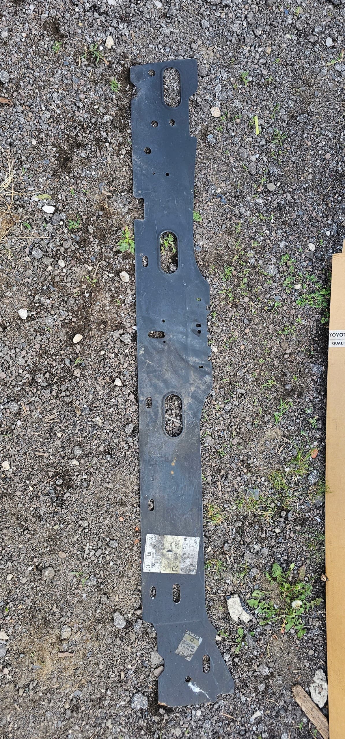 Umbral interior Dacia Duster 764128889R nuevo 2