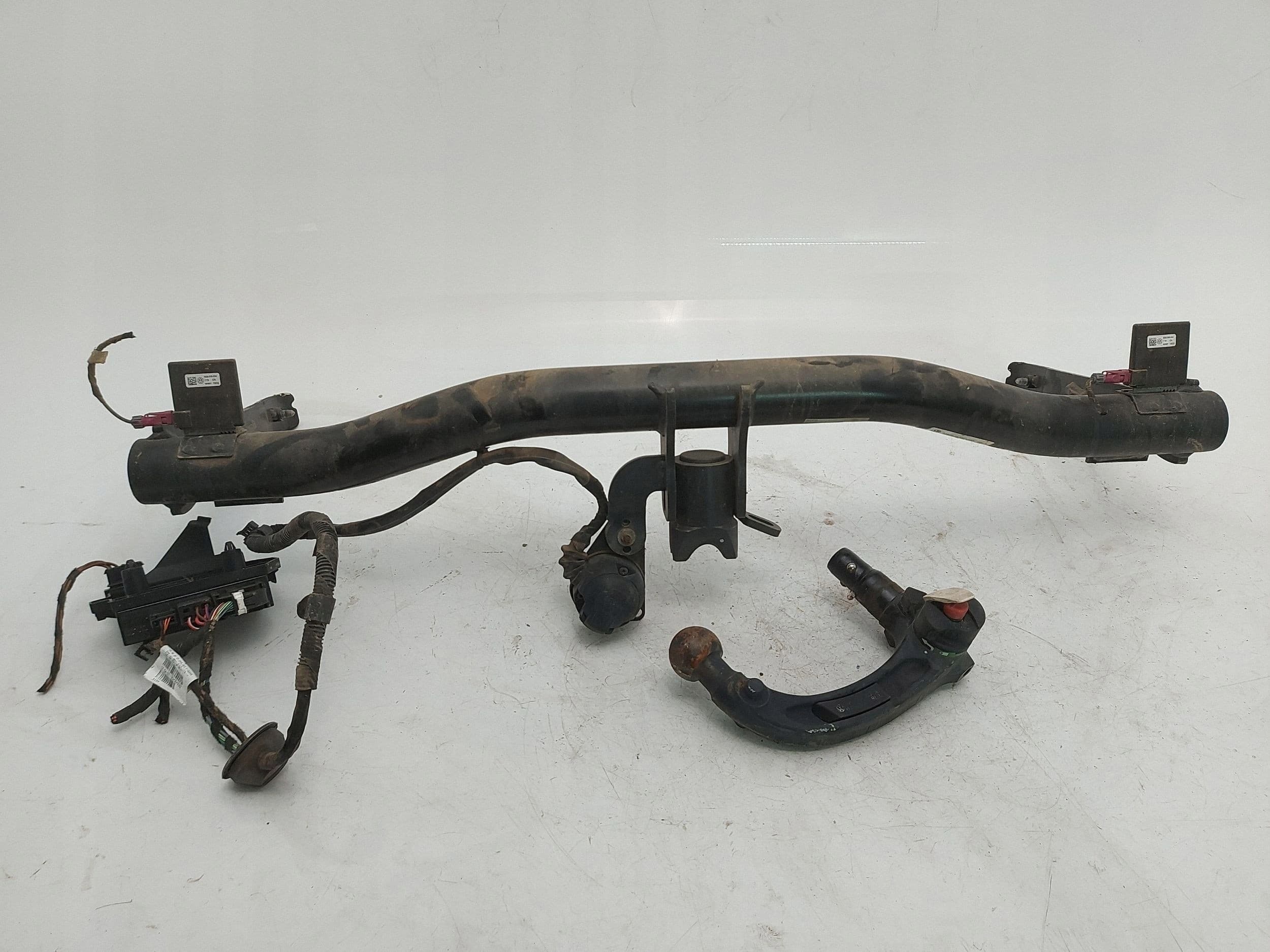 Barra de remolque VW T-Roc 2GA803881B usado