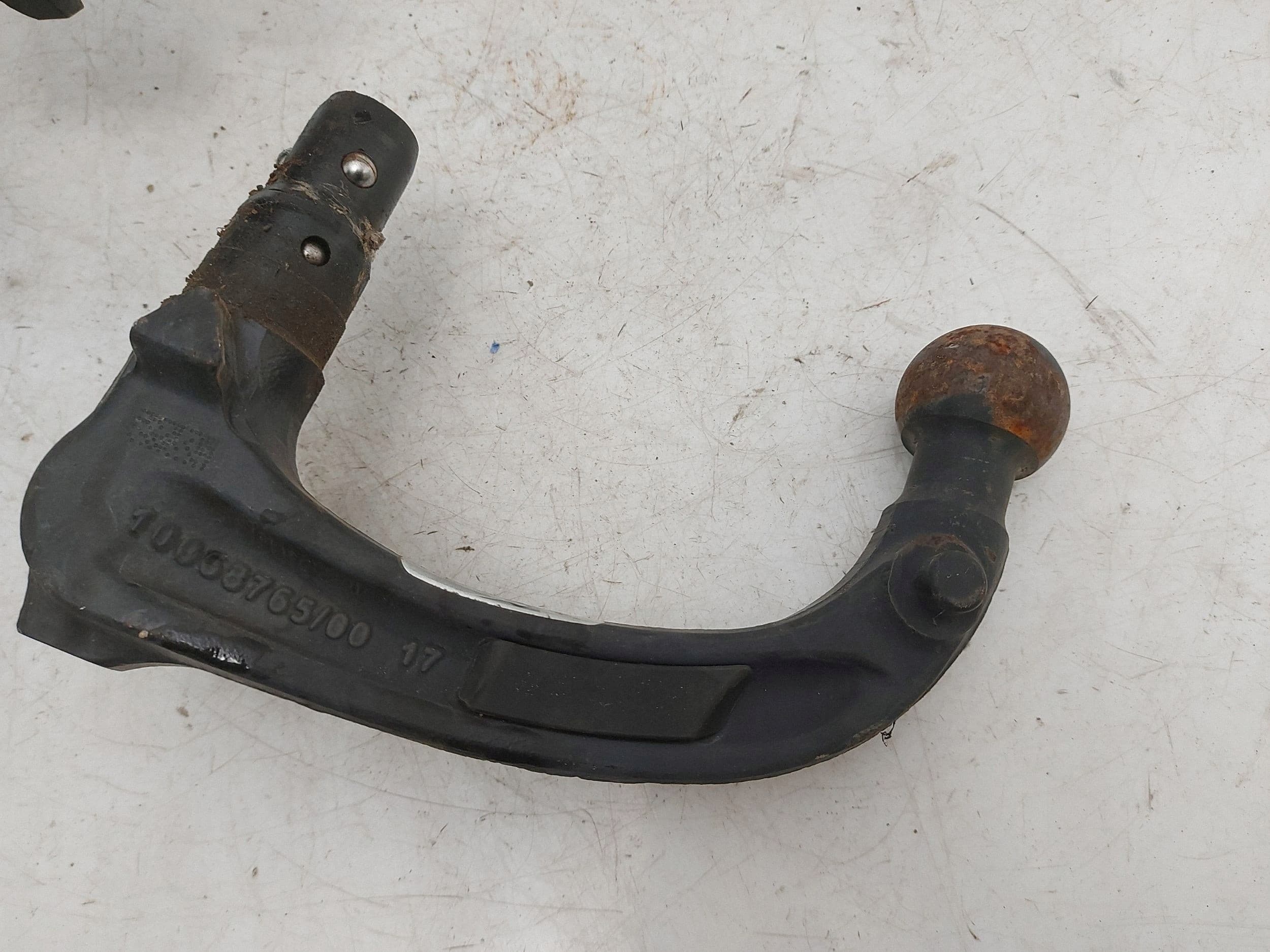 Barra de remolque VW T-Roc 2GA803881B usado 6