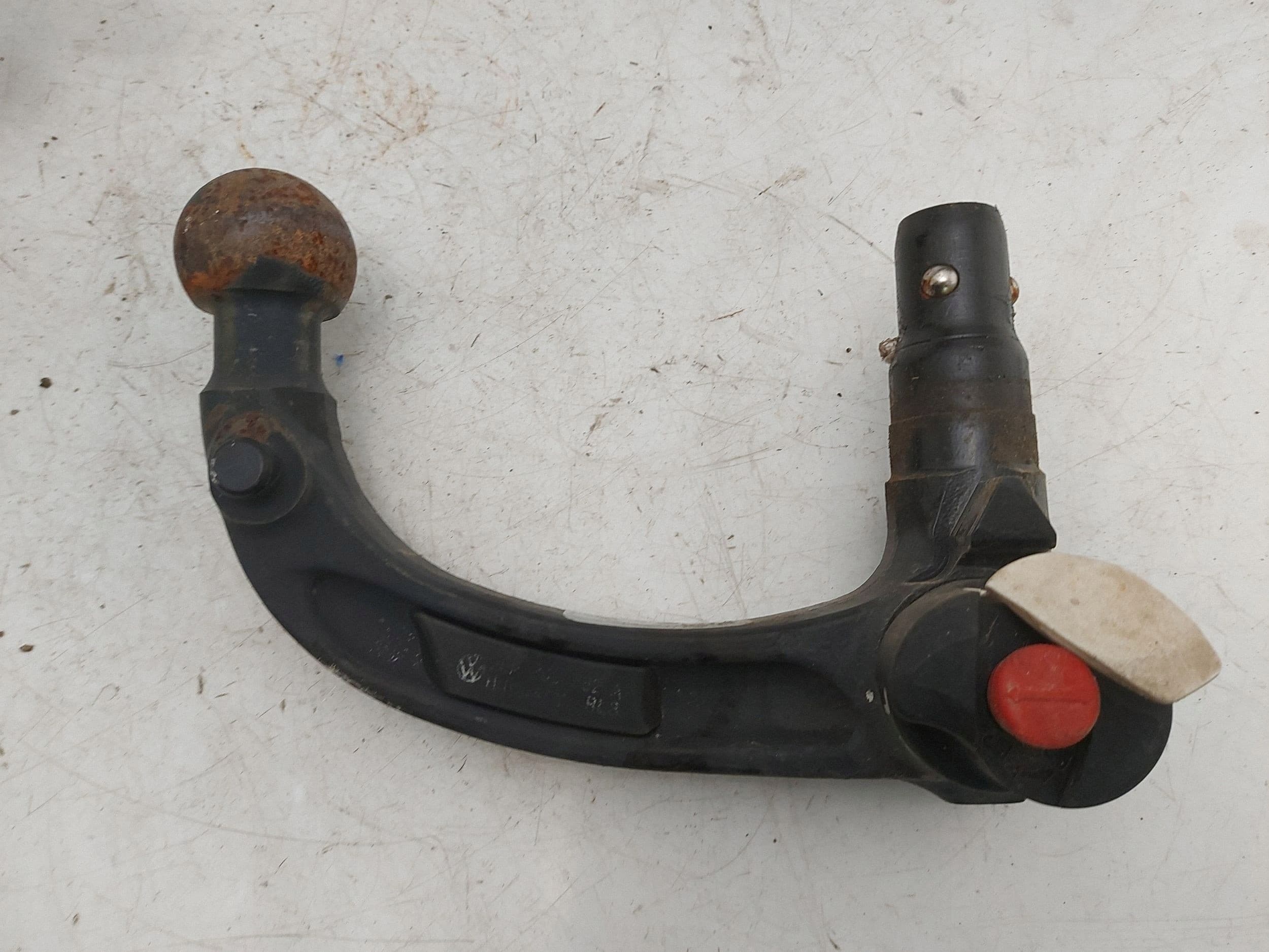 Barra de remolque VW T-Roc 2GA803881B usado 7