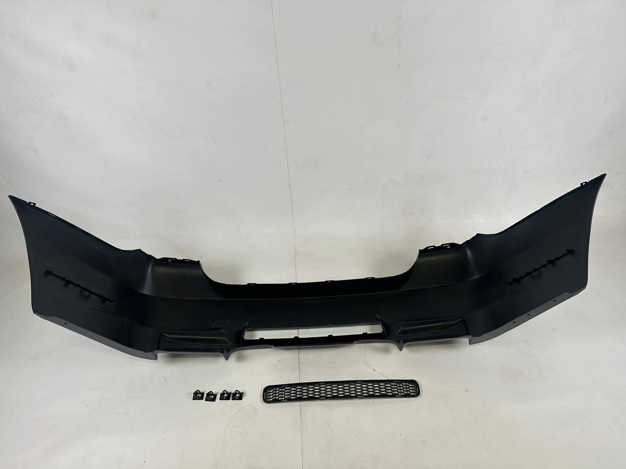Parachoques Trasero BMW E90 Estilo M3 nuevo 2