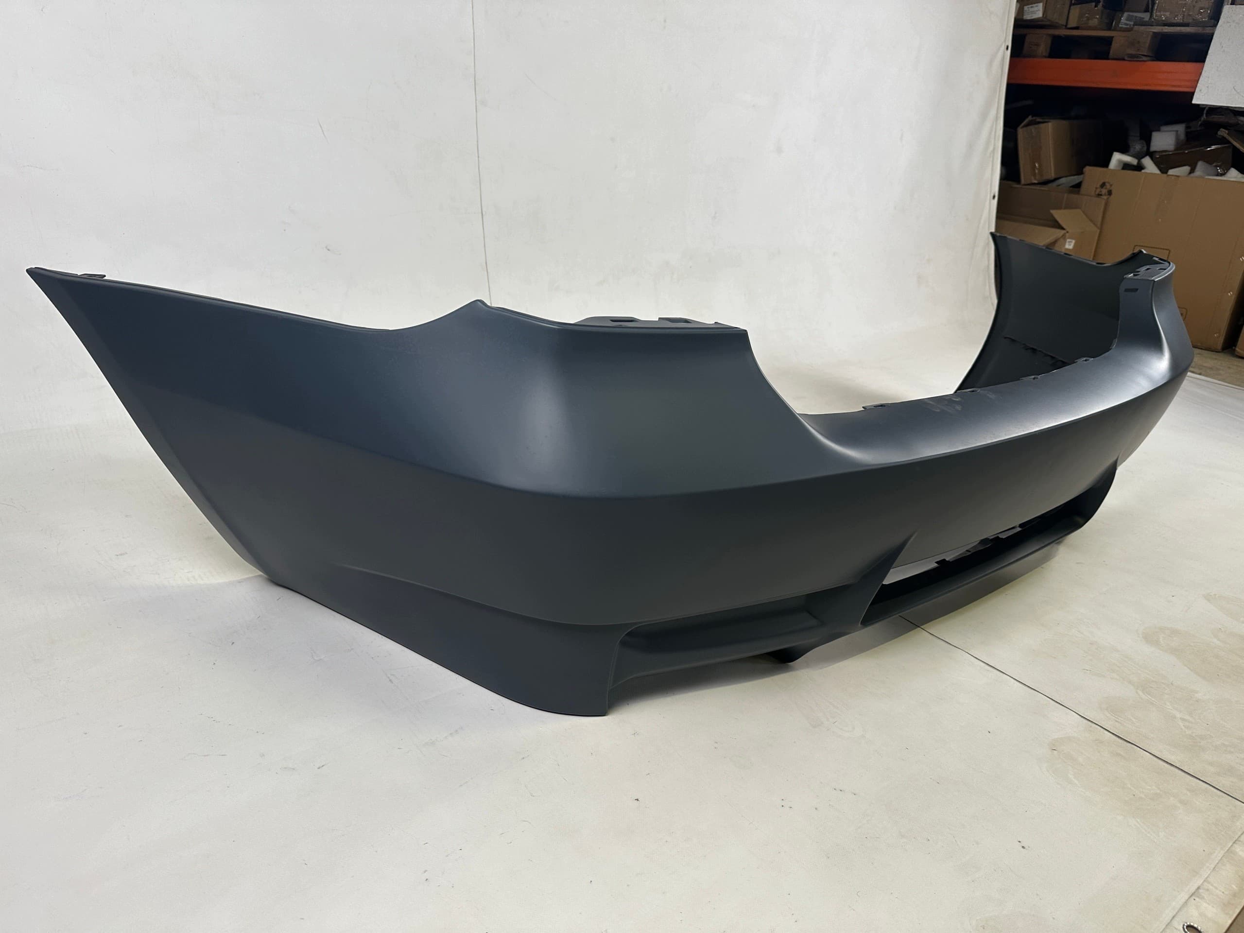 Parachoques Trasero BMW E90 Estilo M3 nuevo 6