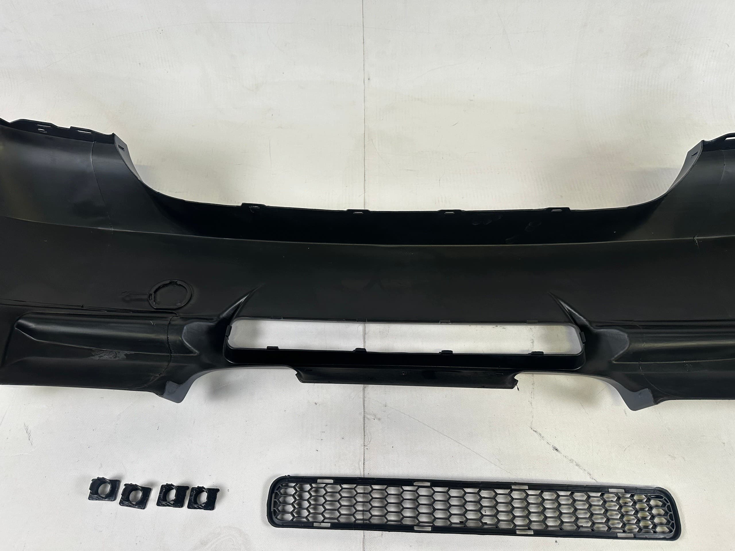 Parachoques Trasero BMW E90 Estilo M3 nuevo 10