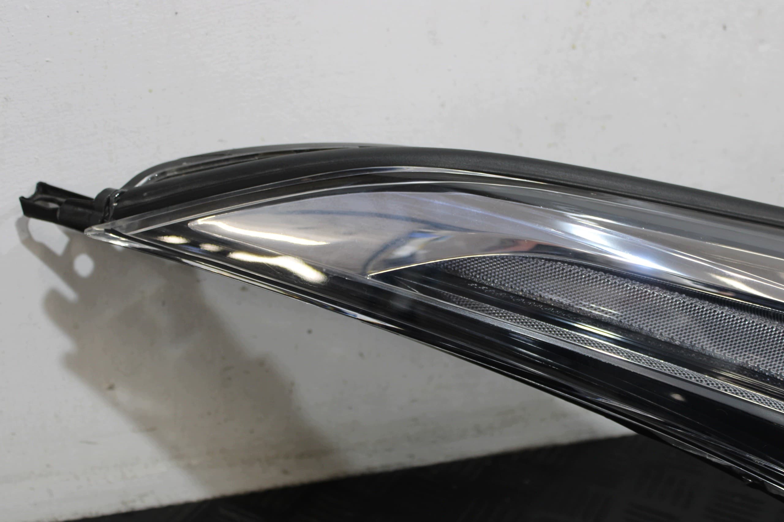 Faro LED delantero derecho 81110-F4031 para Toyota C-Hr usado 2