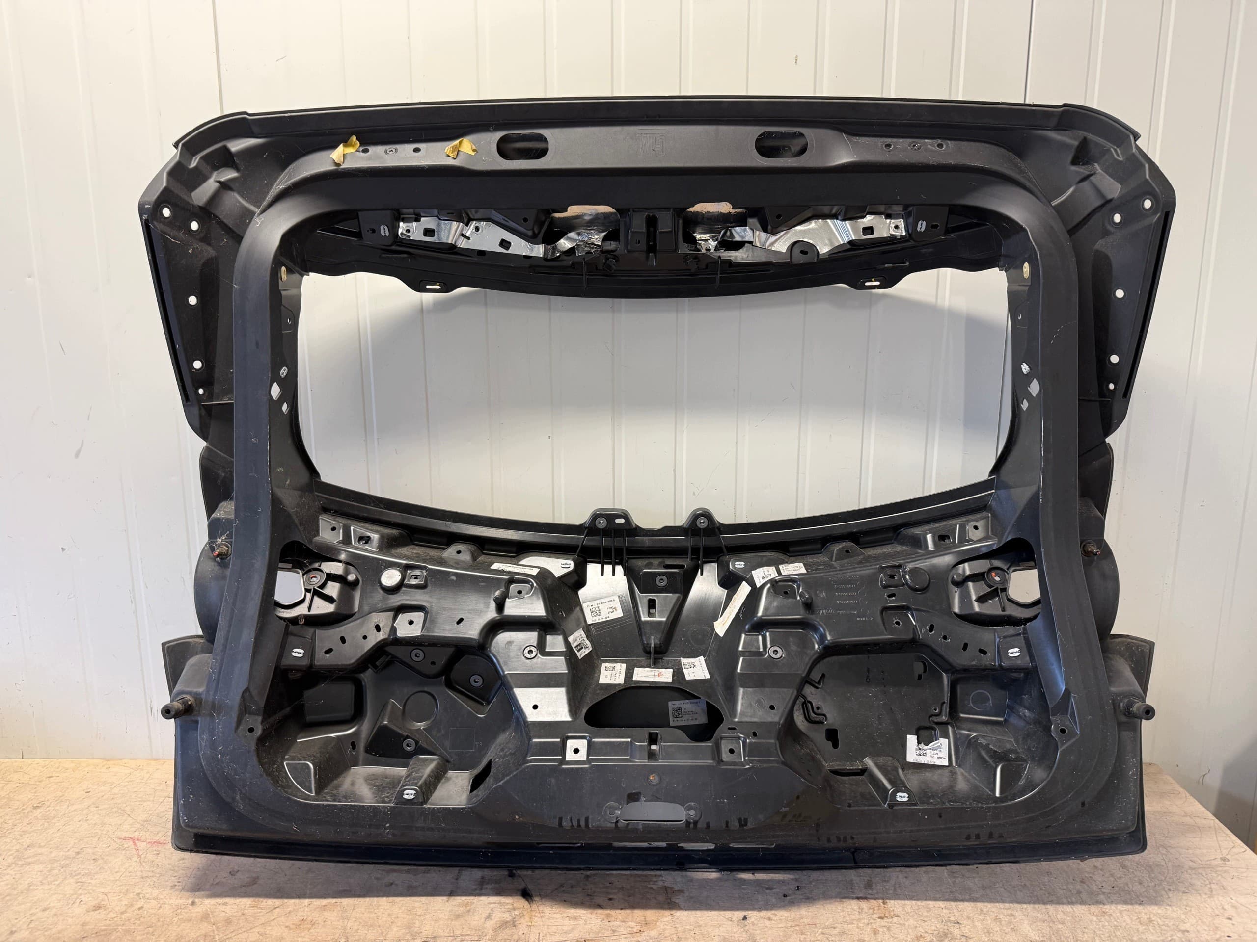 Portón trasero para Opel Grandland X (2017-presente) usado 2