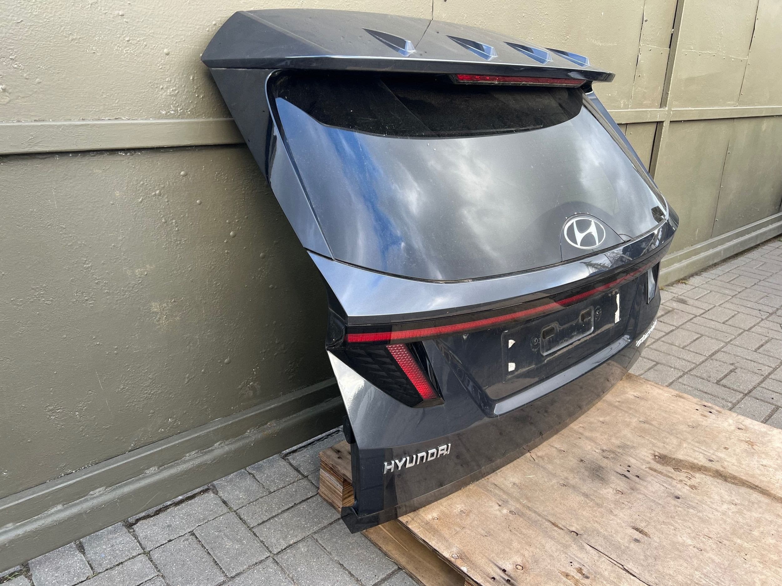 Portón trasero con cámara para Hyundai Tucson IV NX4 2021- usado 2