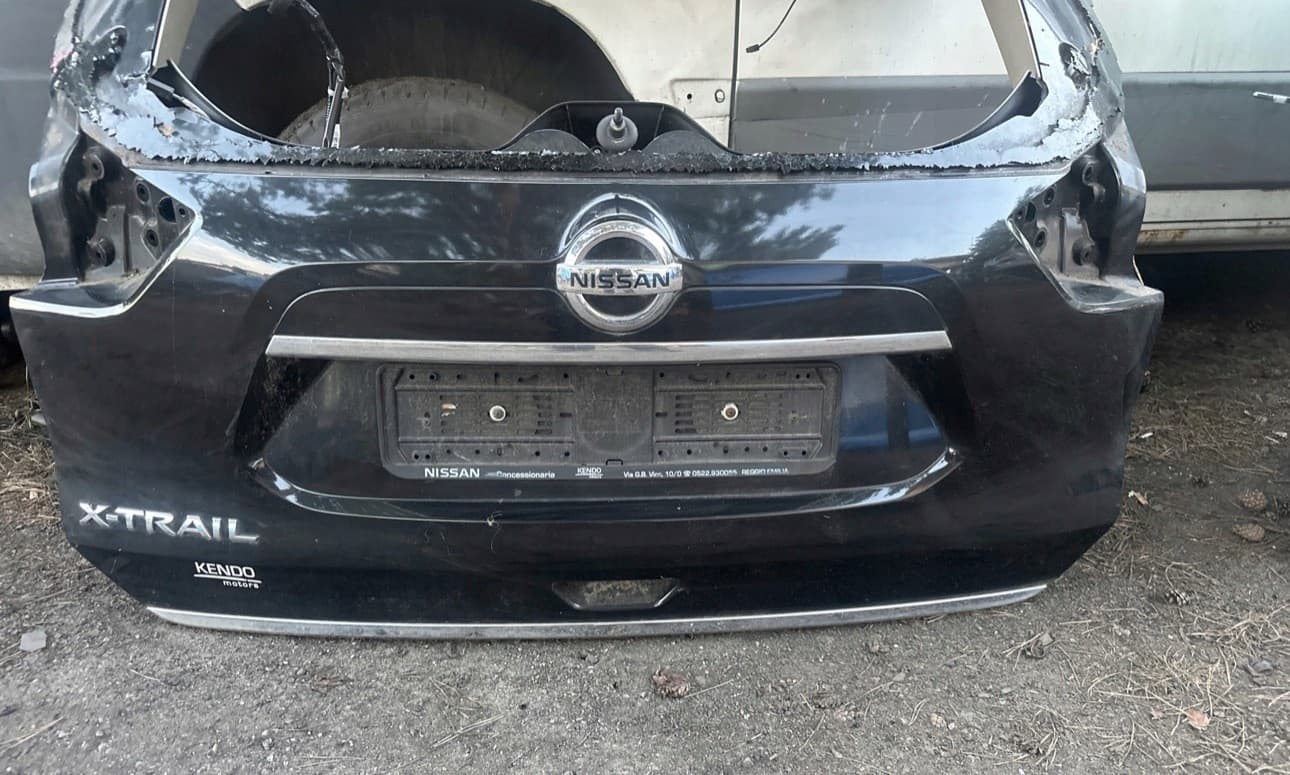Portón trasero Nissan X-Trail T32 Lift nuevo 2