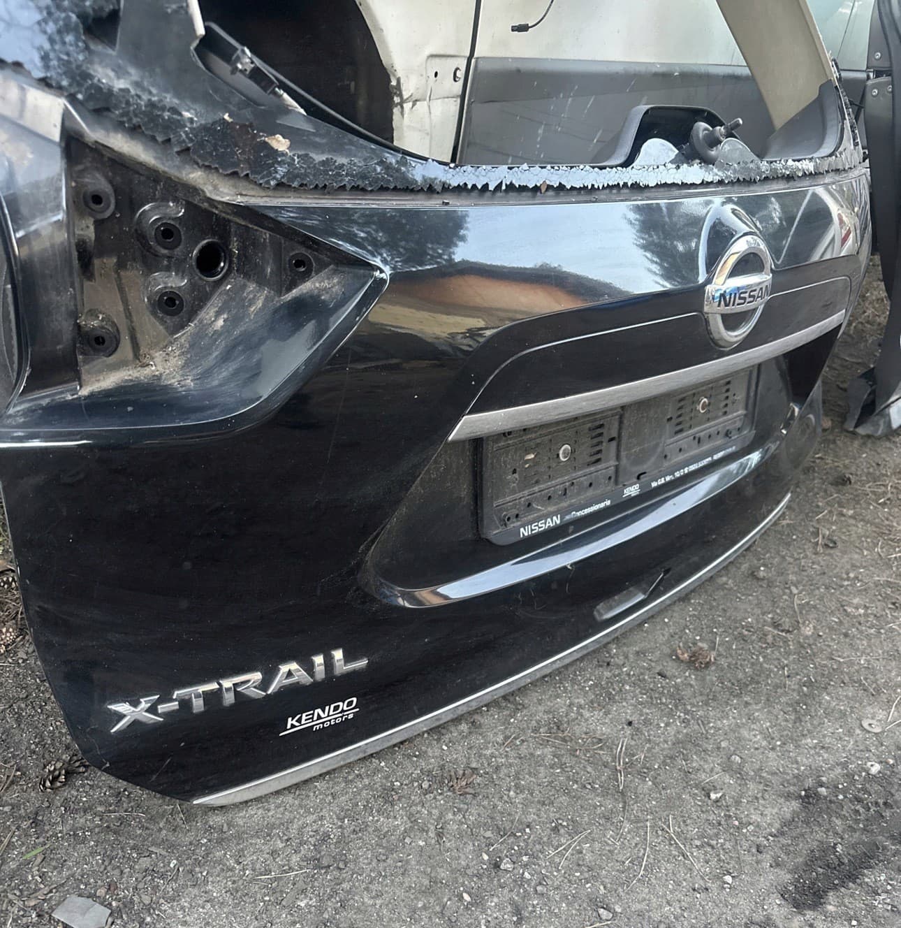 Portón trasero Nissan X-Trail T32 Lift nuevo 3