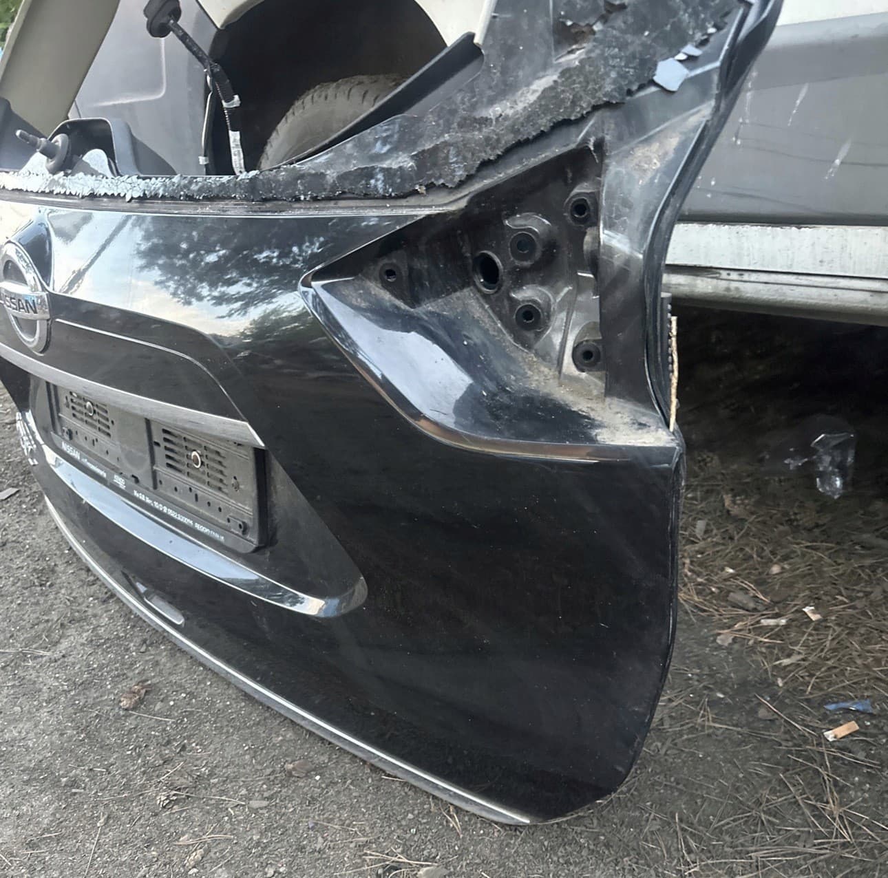 Portón trasero Nissan X-Trail T32 Lift nuevo 4