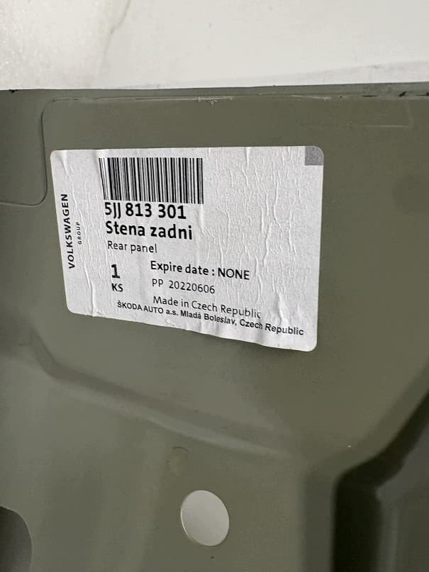 Refuerzo del panel trasero Skoda Rapid 5JJ813305 usado 4
