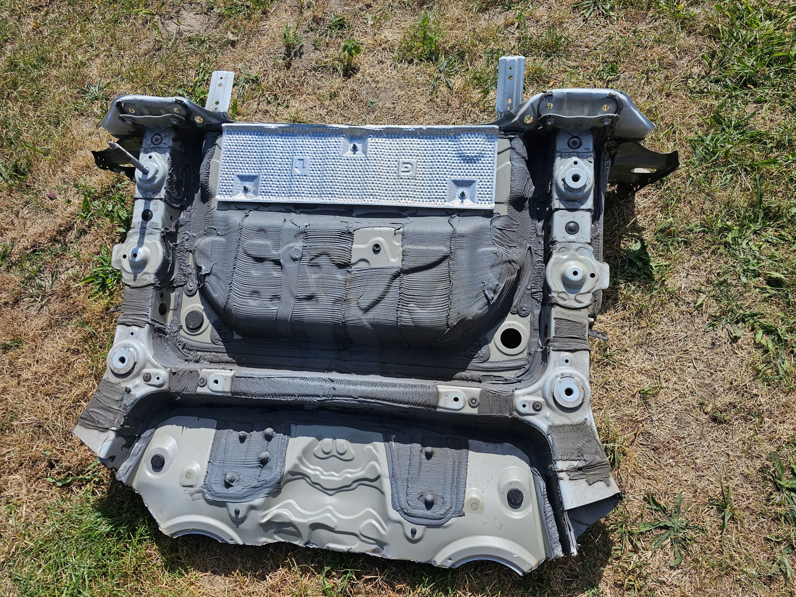 Toyota Yaris GR panel trasero con bandeja usado 3