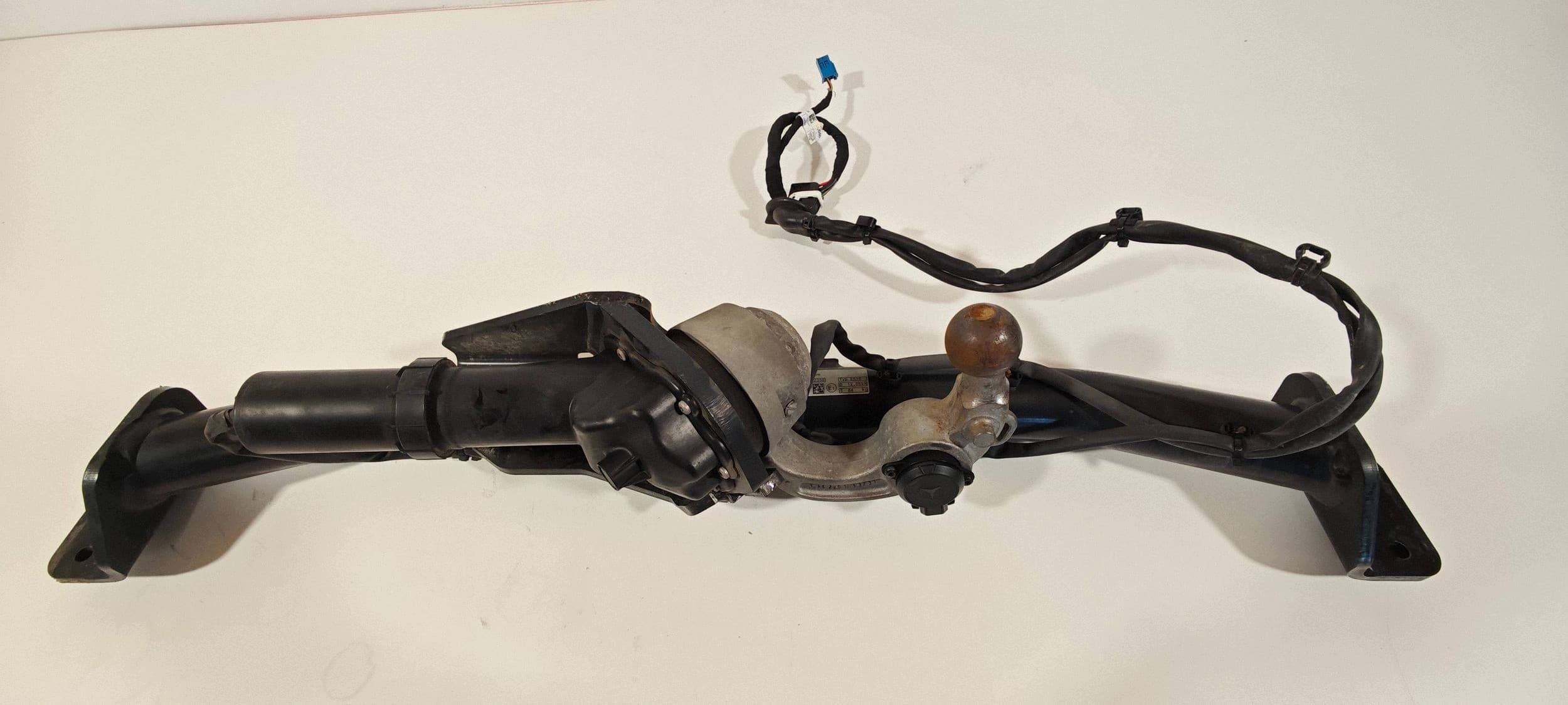 Bola de Remolque Eléctrica para Mercedes E-Class W213 usado