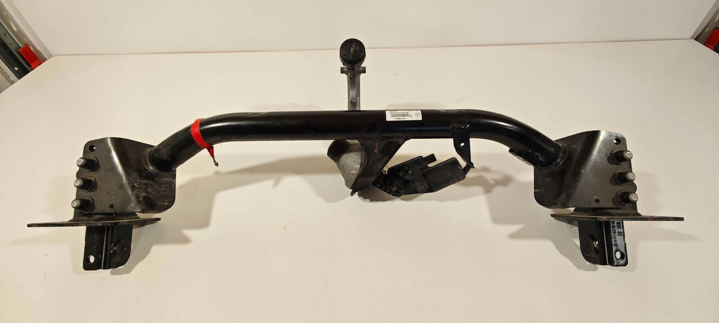 Gancho de Remolque para Mercedes Cla W118 usado 5