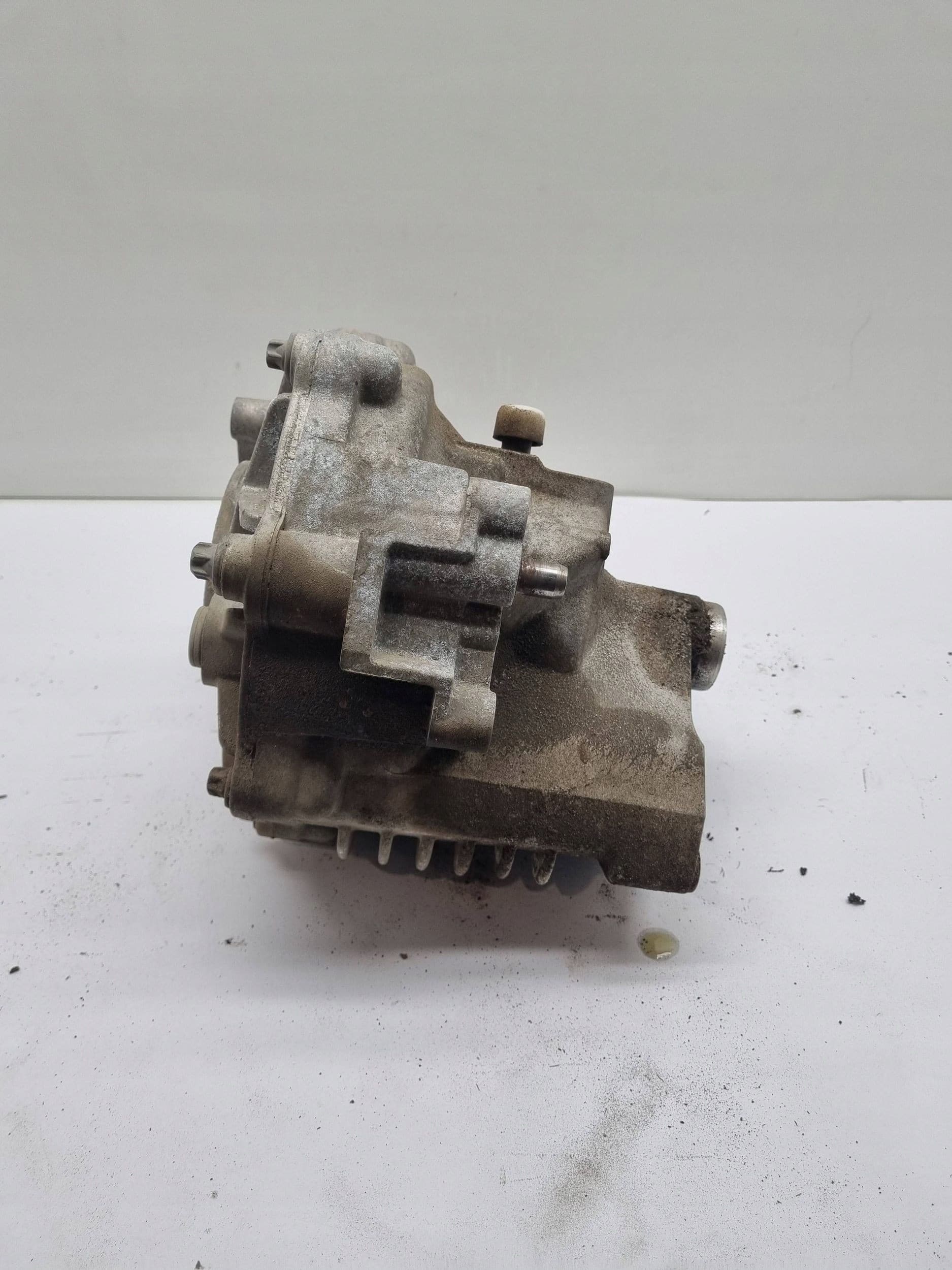 Diferencial delantero Dodge Charger P68495080AA usado 3