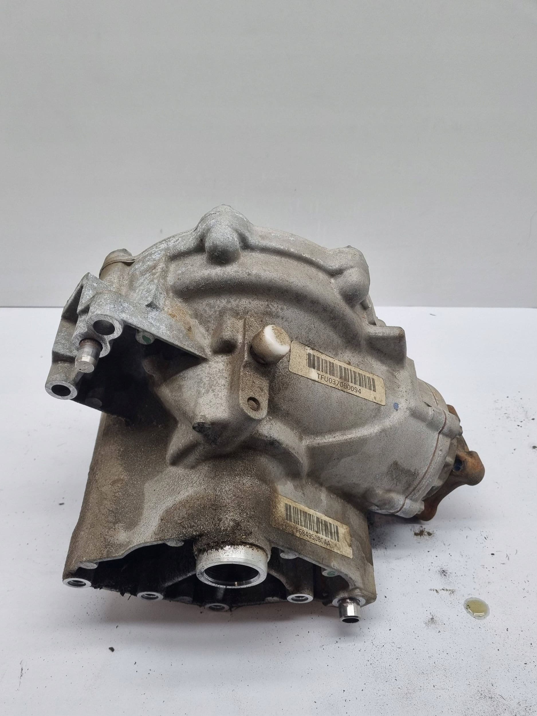 Diferencial delantero Dodge Charger P68495080AA usado 4