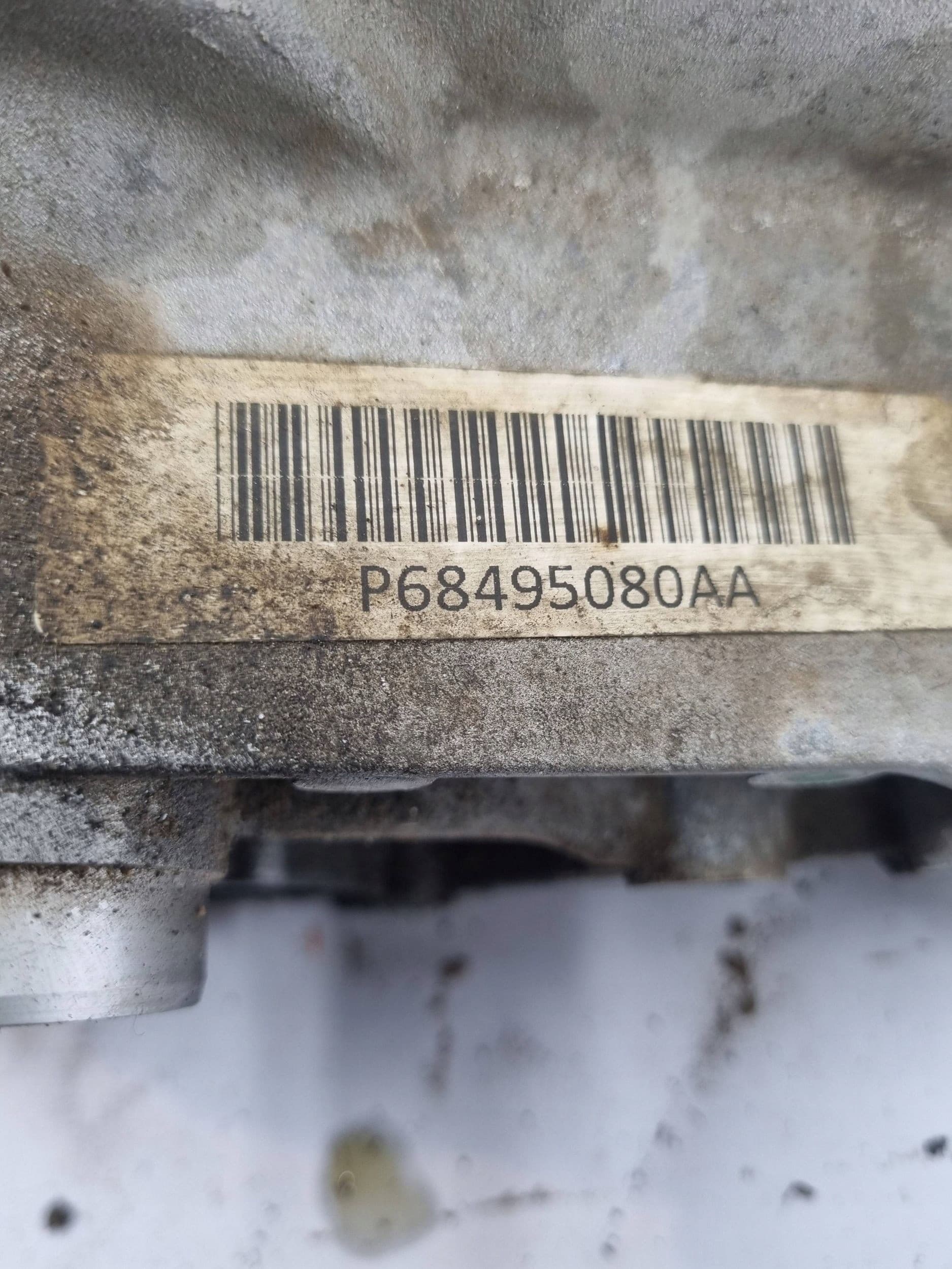 Diferencial delantero Dodge Charger P68495080AA usado 5
