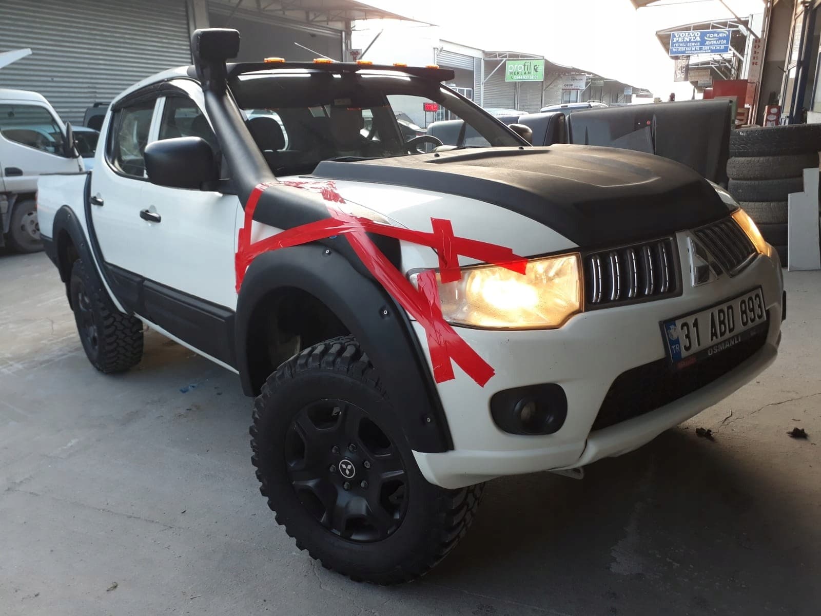 Inserto de Capó Delantero para Mitsubishi L 200 2015 nuevo 4
